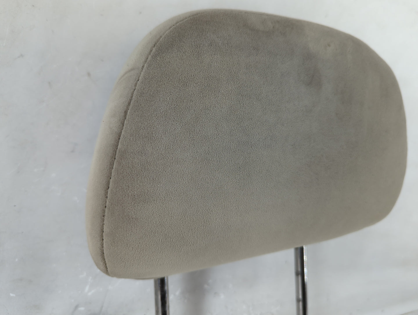 2008-2009 Ford Taurus Headrest Head Rest Front Driver Passenger Seat Fits Fits 2008 2009 OEM Used Auto Parts - Oemusedautoparts1.com
