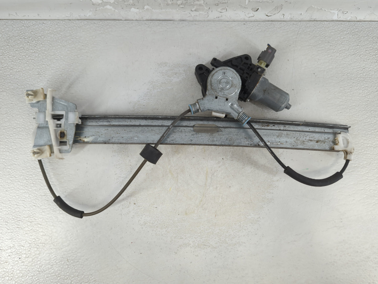 2008-2012 Ford Escape Driver Left Front Window Regulator - Oemusedautoparts1.com