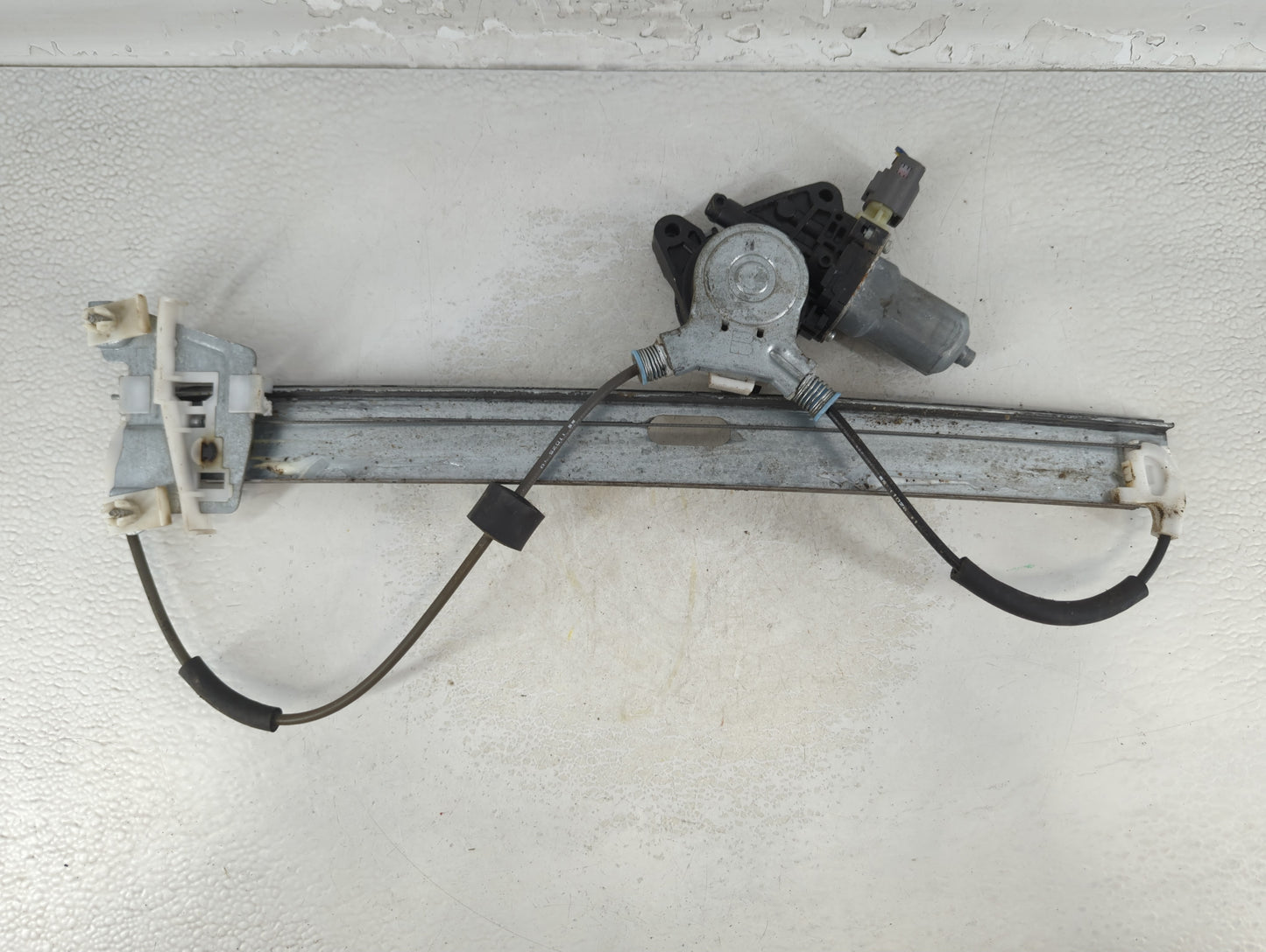 2008-2012 Ford Escape Driver Left Front Window Regulator - Oemusedautoparts1.com