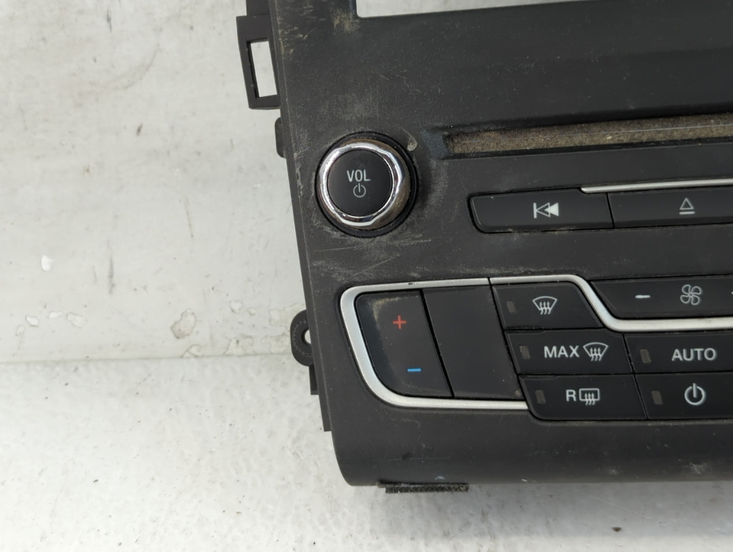 2011-2012 Ford Fusion Radio AM FM Cd Player Receiver Replacement P/N:GS7T-18E245-ADB Fits Fits 2011 2012 OEM Used Auto Parts - Oemusedautoparts1.com
