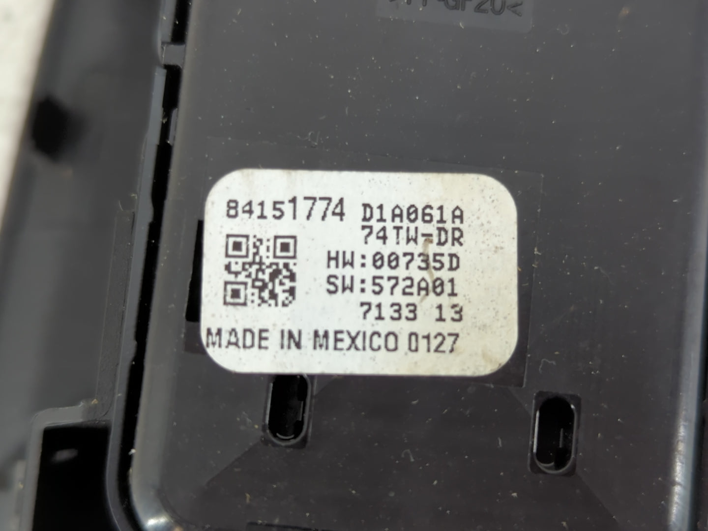 2018 Chevrolet Traverse Master Power Window Switch Replacement Driver Side Left P/N:84151774 Fits Fits 2017 2019 2020 OEM Used Auto Parts - Oemusedautoparts1.com