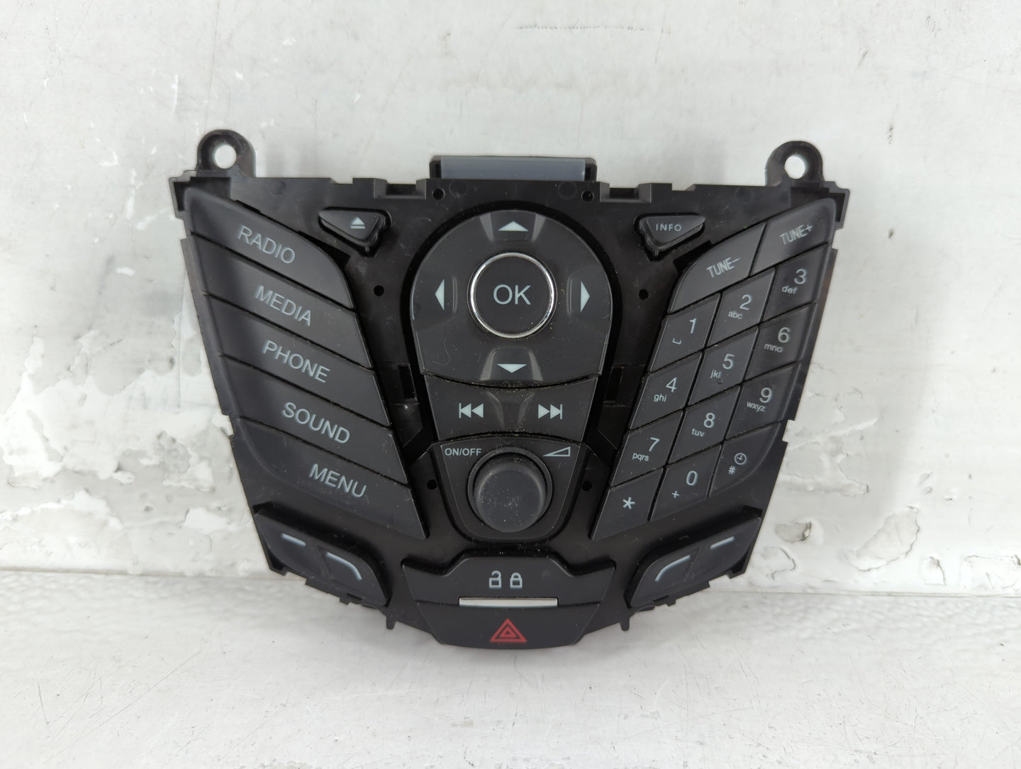 2013-2014 Ford Focus Radio AM FM Cd Player Receiver Replacement P/N:DM5T 18K811 LA Fits Fits 2013 2014 OEM Used Auto Parts - Oemusedautoparts1.com