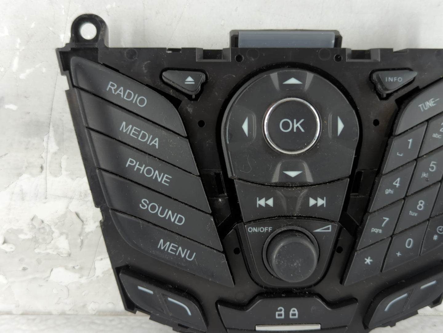 2013-2014 Ford Focus Radio AM FM Cd Player Receiver Replacement P/N:DM5T 18K811 LA Fits Fits 2013 2014 OEM Used Auto Parts - Oemusedautoparts1.com