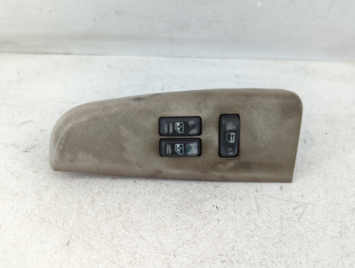 2000-2002 Chevrolet Silverado 1500 Master Power Window Switch Replacement Driver Side Left P/N:15043085 Fits Fits 2000 2001 2002 OEM Used Auto Parts