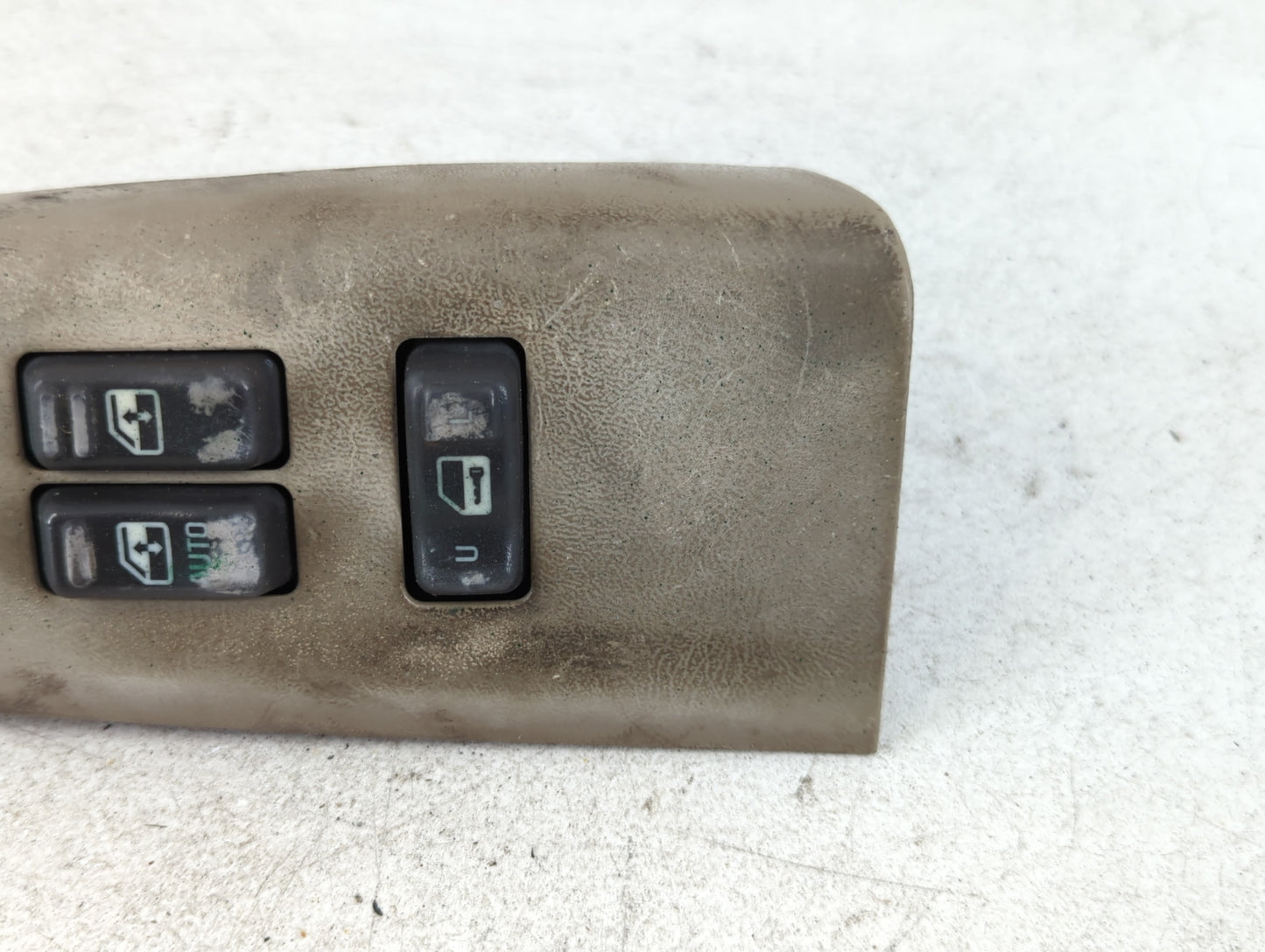 2000-2002 Chevrolet Silverado 1500 Master Power Window Switch Replacement Driver Side Left P/N:15043085 Fits Fits 2000 2001 2002 OEM Used Auto Parts