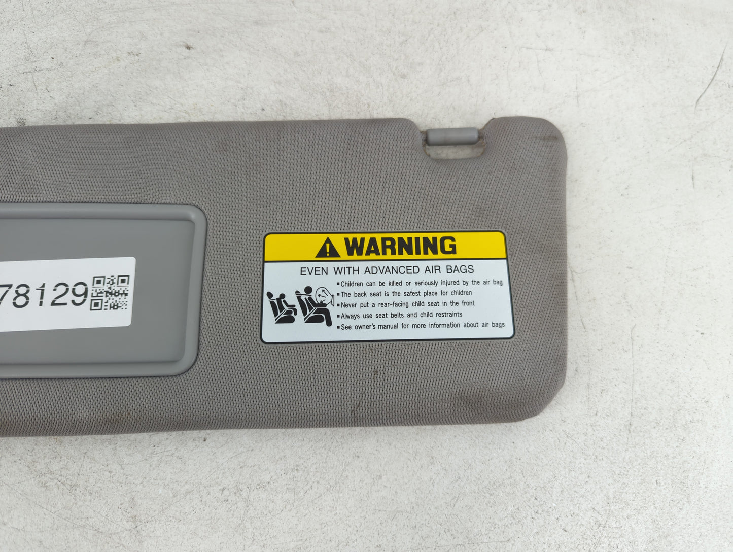 2010-2012 Hyundai Santa Fe Sun Visor Shade Replacement Driver Left Mirror Fits Fits 2010 2011 2012 OEM Used Auto Parts - Oemusedautoparts1.com