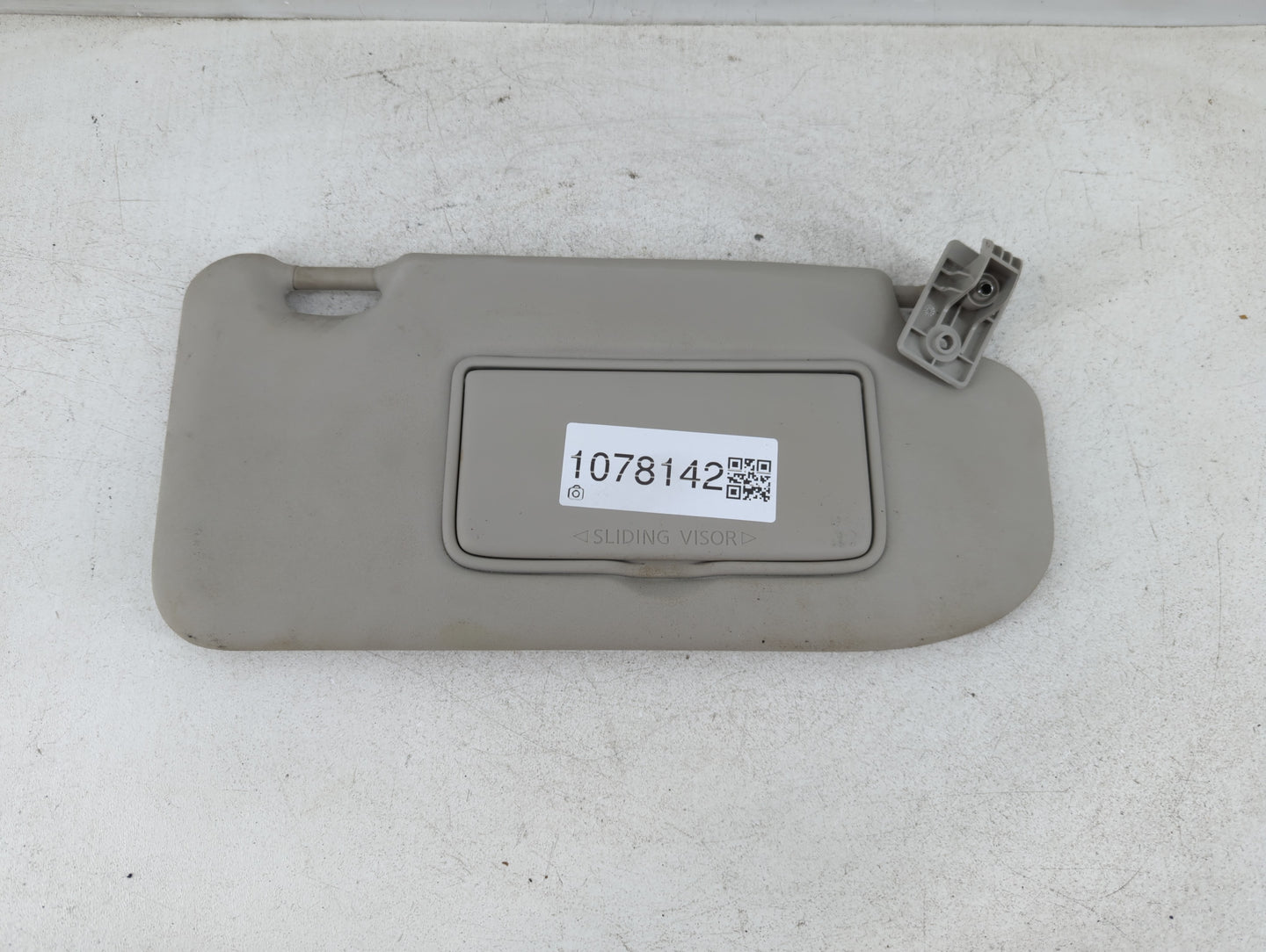 2017-2018 Nissan Rogue Sport Sun Visor Shade Replacement Driver Left Mirror Fits Fits 2017 2018 OEM Used Auto Parts - Oemusedautoparts1.com