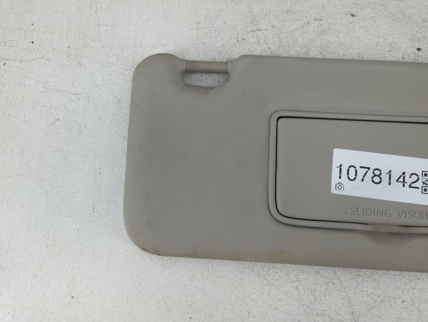2017-2018 Nissan Rogue Sport Sun Visor Shade Replacement Driver Left Mirror Fits Fits 2017 2018 OEM Used Auto Parts - Oemusedautoparts1.com