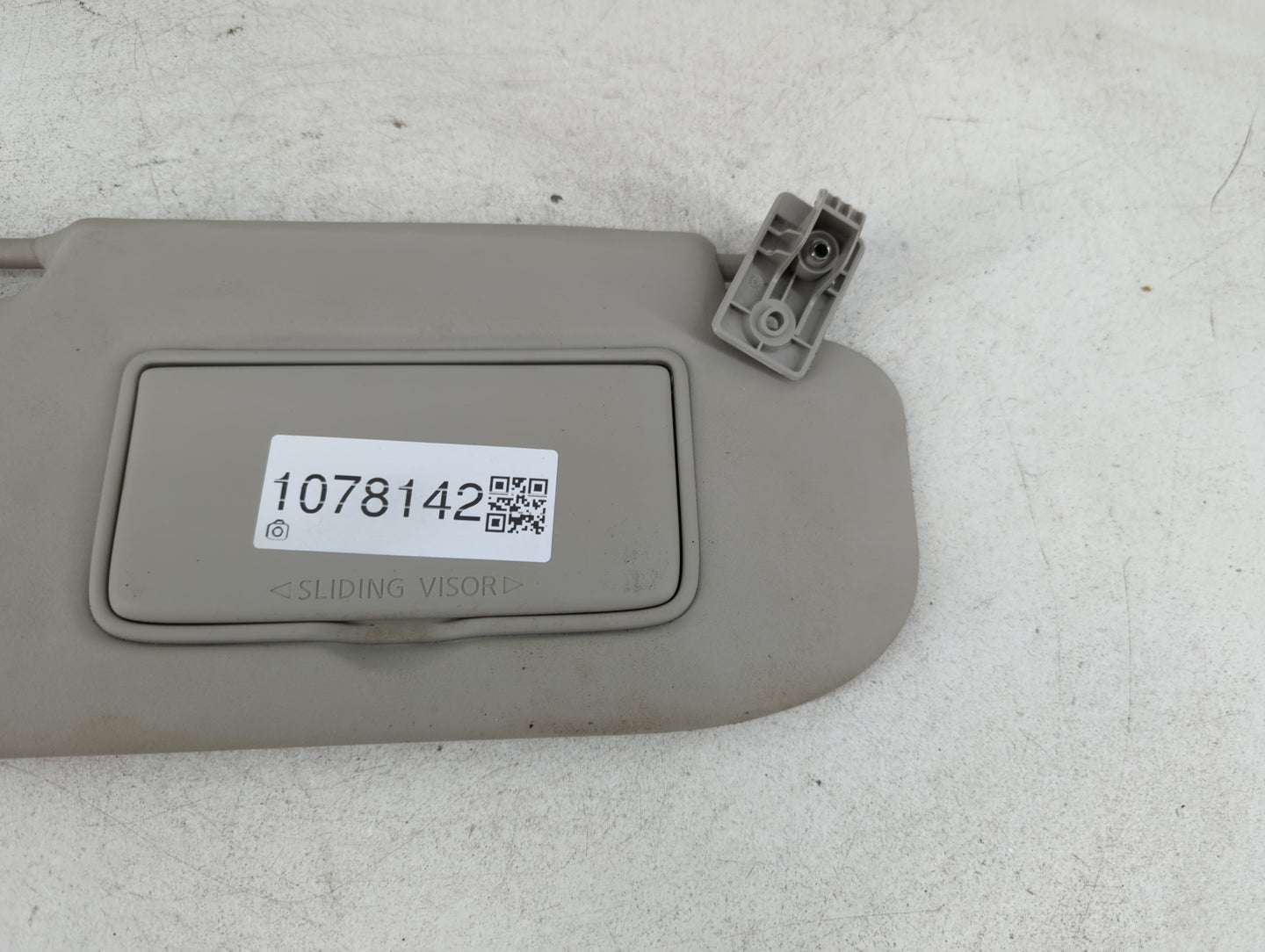 2017-2018 Nissan Rogue Sport Sun Visor Shade Replacement Driver Left Mirror Fits Fits 2017 2018 OEM Used Auto Parts - Oemusedautoparts1.com