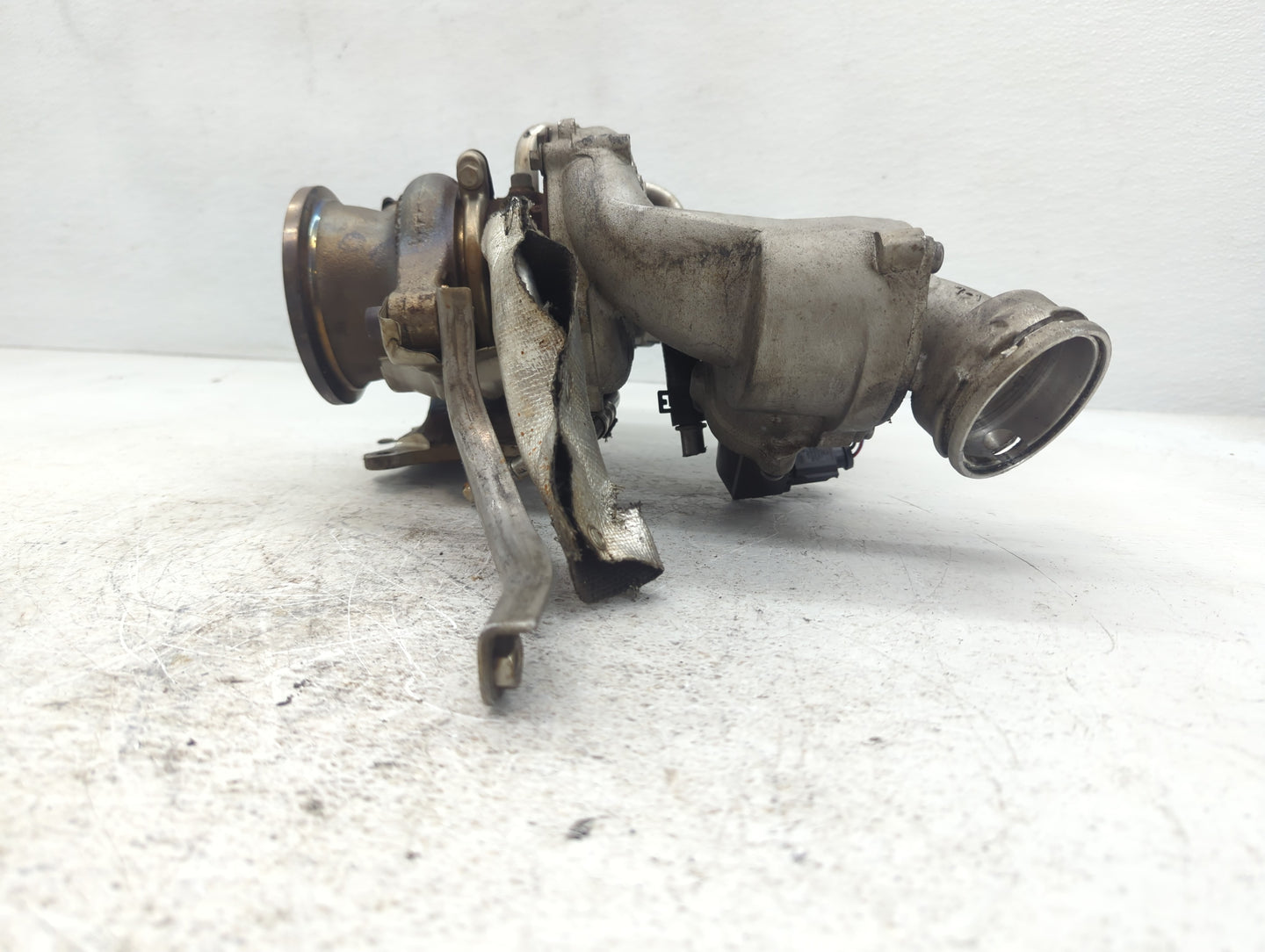 2018 Volkswagen Passat Turbocharger Exhaust Manifold With Turbo Charger - Oemusedautoparts1.com