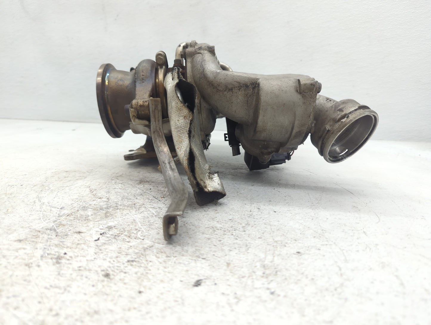 2018 Volkswagen Passat Turbocharger Exhaust Manifold With Turbo Charger - Oemusedautoparts1.com