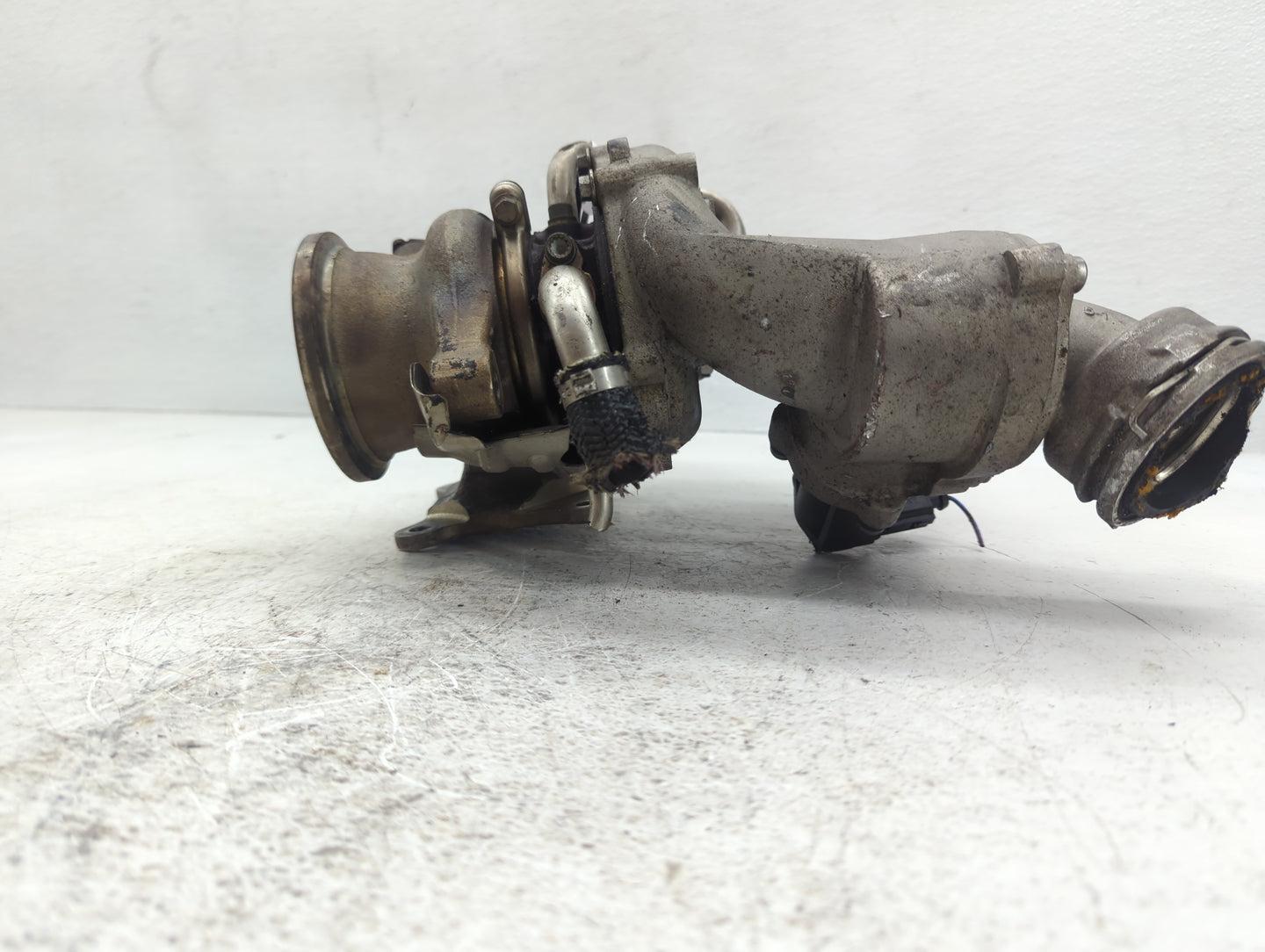 2018 Volkswagen Passat Turbocharger Exhaust Manifold With Turbo Charger - Oemusedautoparts1.com