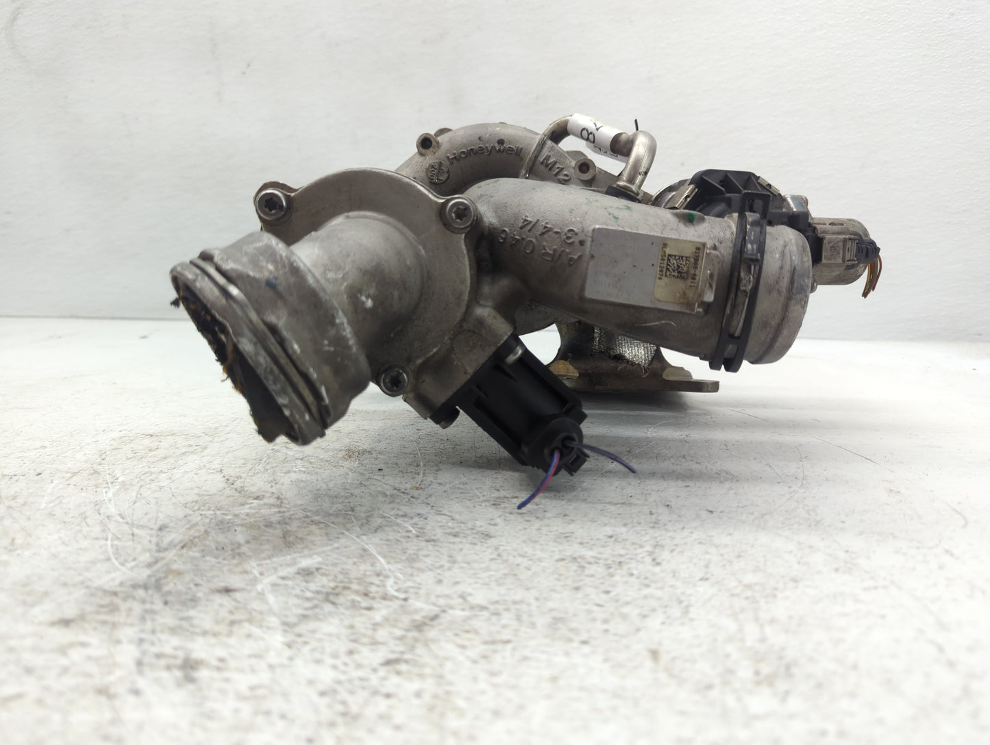 2018 Volkswagen Passat Turbocharger Exhaust Manifold With Turbo Charger - Oemusedautoparts1.com