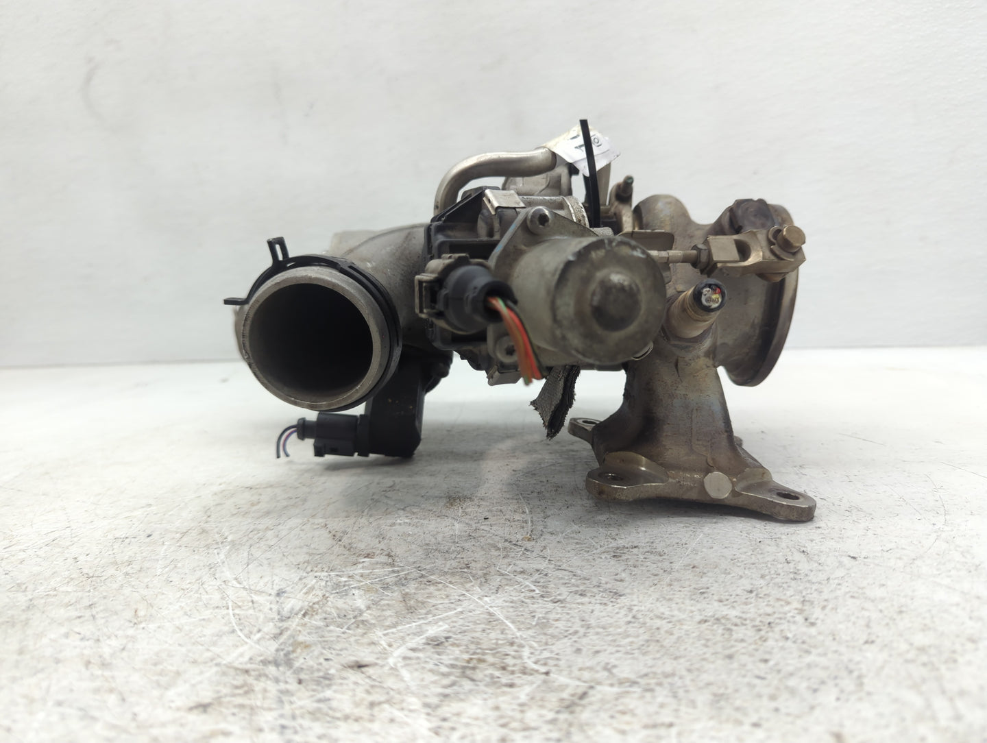 2018 Volkswagen Passat Turbocharger Exhaust Manifold With Turbo Charger - Oemusedautoparts1.com