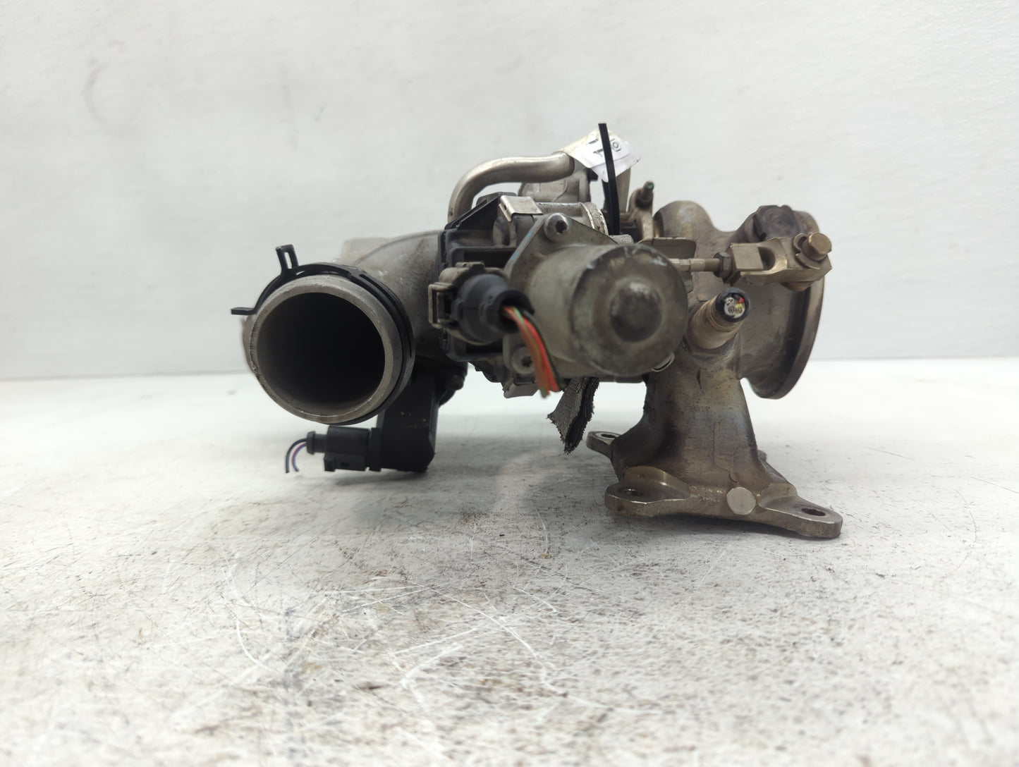 2018 Volkswagen Passat Turbocharger Exhaust Manifold With Turbo Charger - Oemusedautoparts1.com