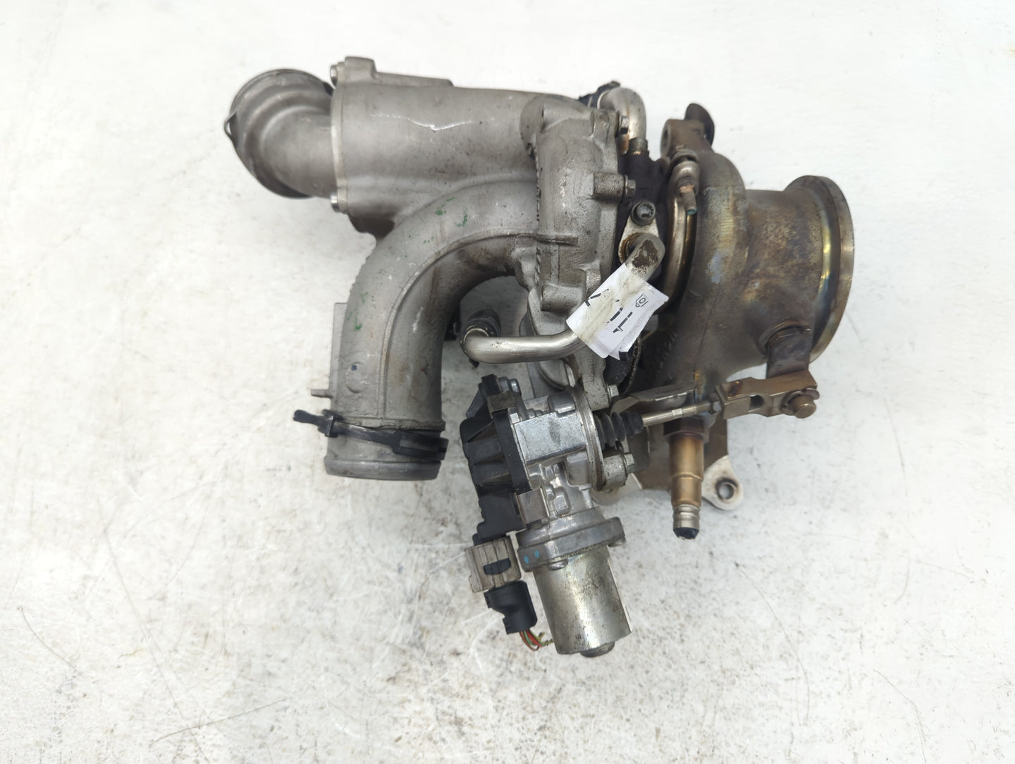 2018 Volkswagen Passat Turbocharger Exhaust Manifold With Turbo Charger - Oemusedautoparts1.com