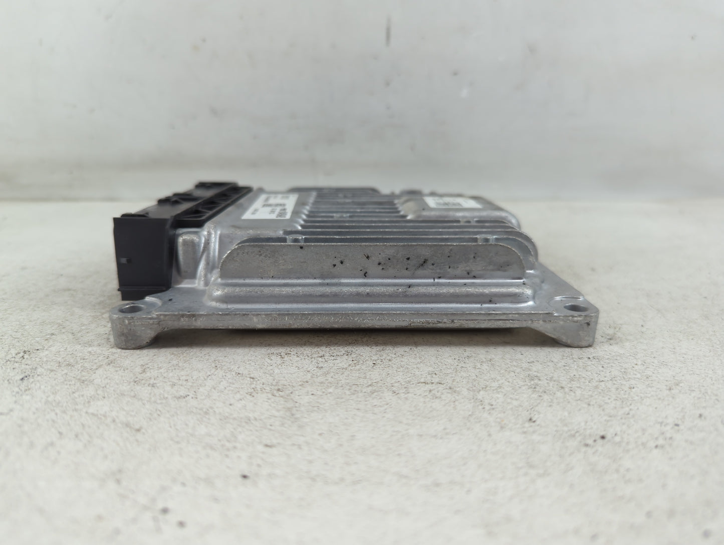 2021-2022 Jeep Grand Cherokee PCM Engine Control Computer ECU ECM PCU OEM P/N:68437018AJ Fits Fits 2021 2022 OEM Used Auto Parts - Oemusedautoparts1.com