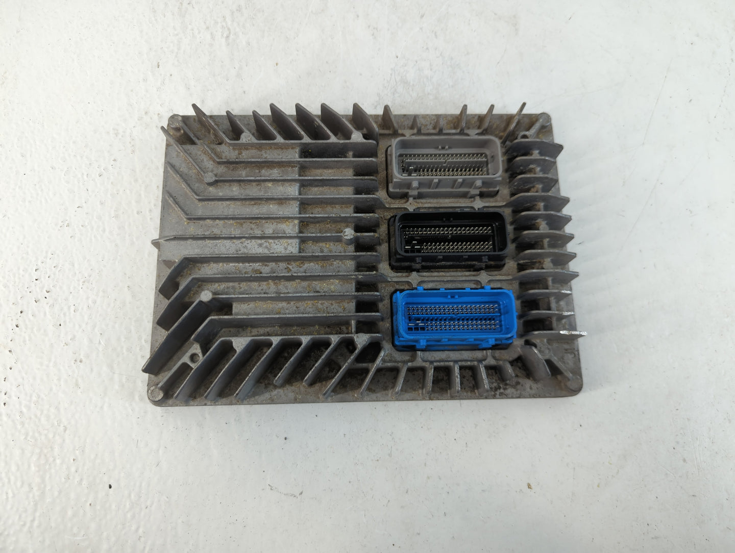 2013-2016 Gmc Terrain PCM Engine Control Computer ECU ECM PCU OEM P/N:12655476 Fits Fits 2013 2014 2015 2016 OEM Used Auto Parts - Oemusedautoparts1.com