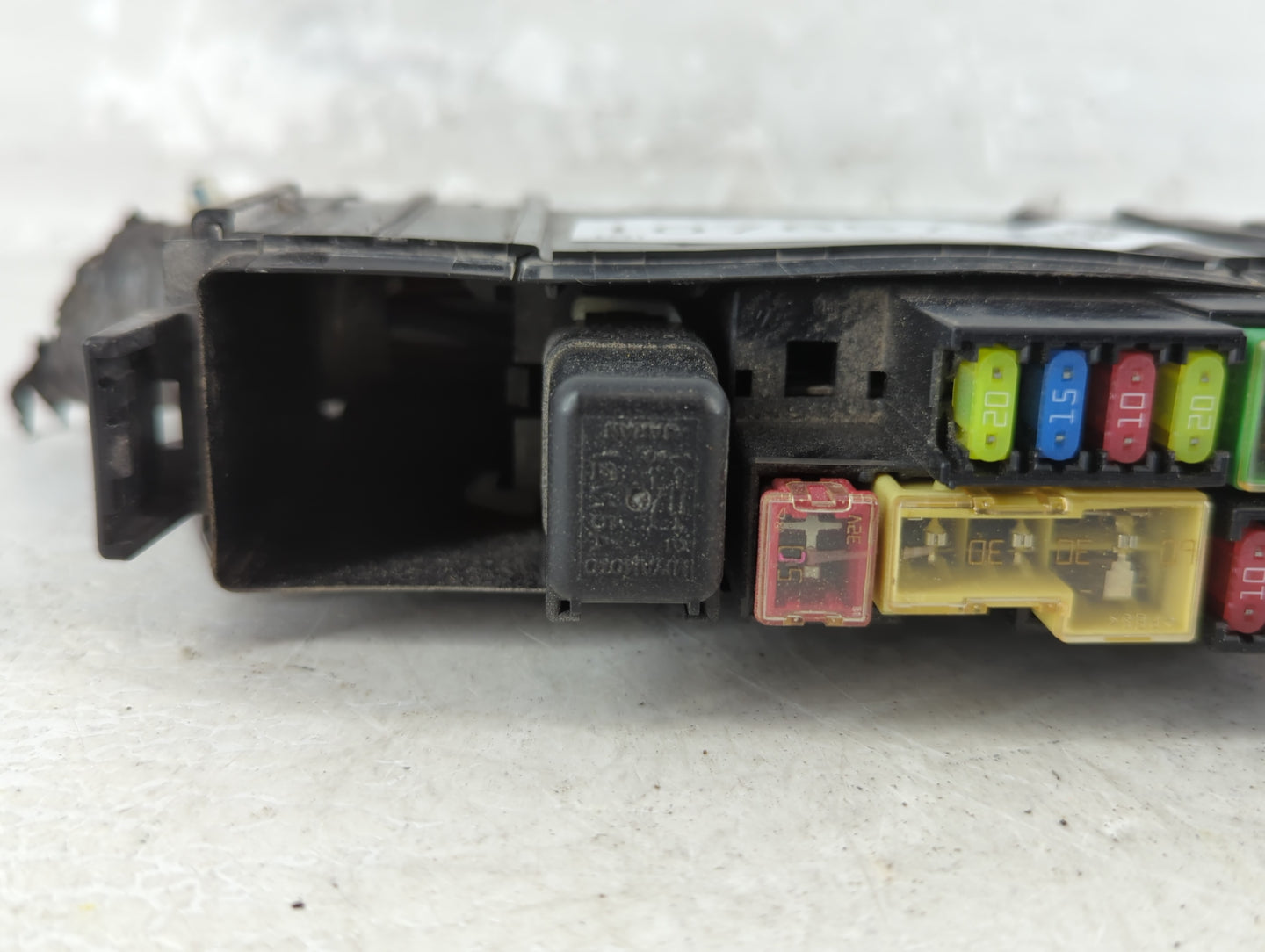 2013-2019 Nissan Sentra Fusebox Fuse Box Panel Relay Module P/N:24382 EW70B 7154-7223-30 Fits OEM Used Auto Parts - Oemusedautoparts1.com