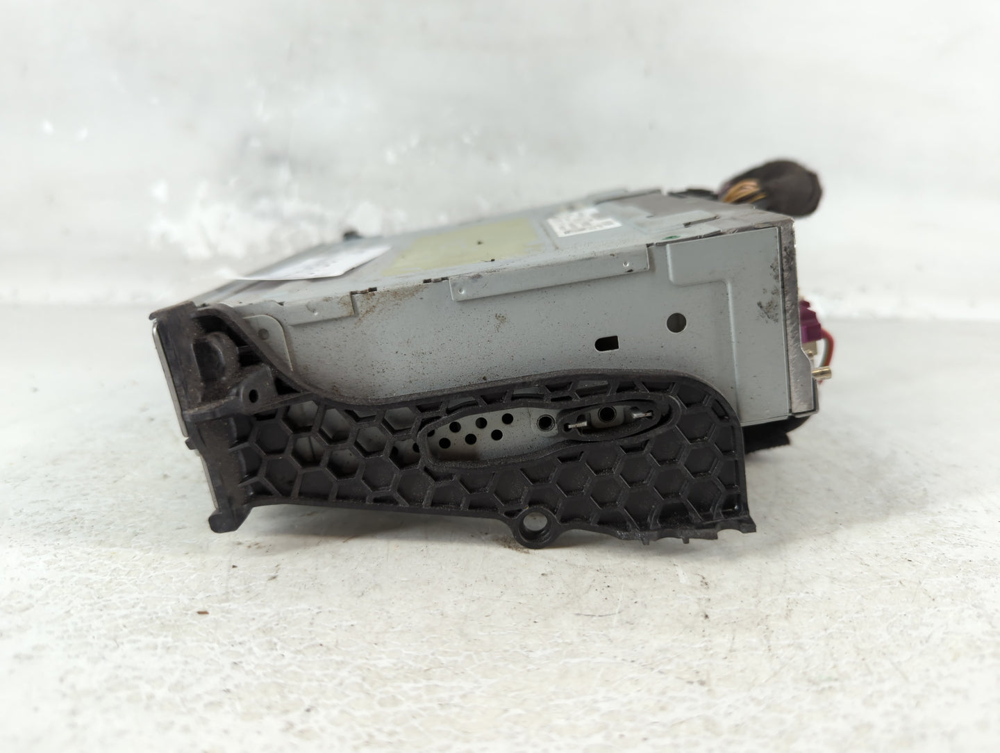 2016-2017 Mini Cooper Radio AM FM Cd Player Receiver Replacement P/N:CI 9 381 317 Fits Fits 2014 2015 2016 2017 OEM Used Auto Parts - Oemusedautoparts1.com