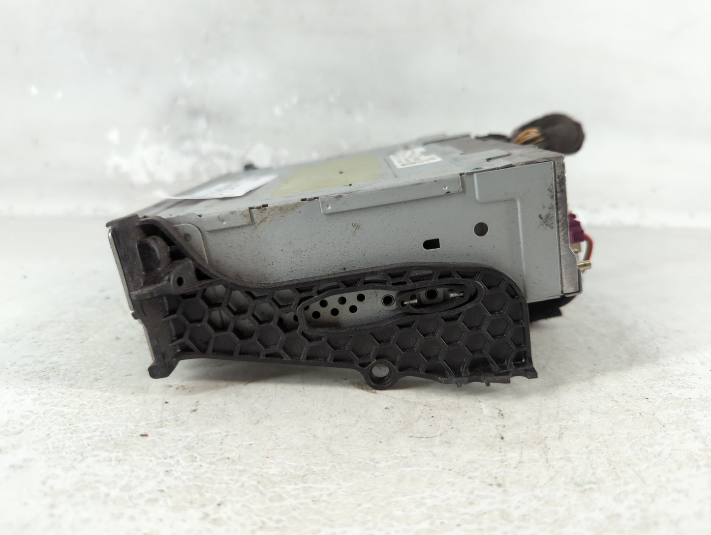2016-2017 Mini Cooper Radio AM FM Cd Player Receiver Replacement P/N:CI 9 381 317 Fits Fits 2014 2015 2016 2017 OEM Used Auto Parts - Oemusedautoparts1.com