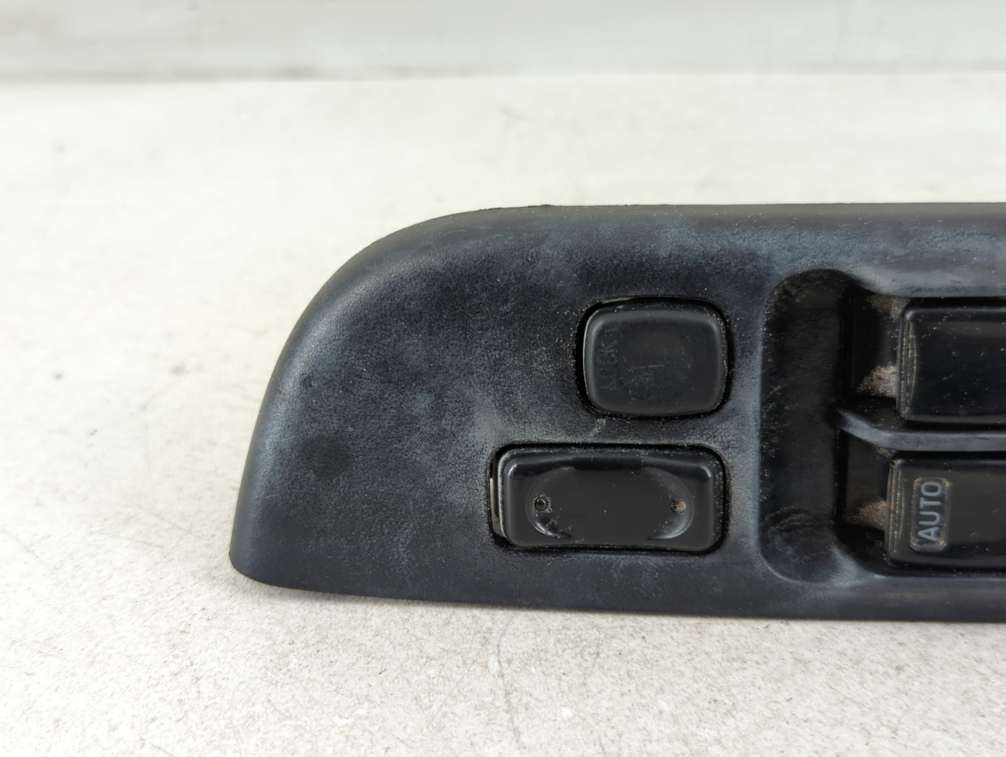 2001-2004 Isuzu Rodeo Master Power Window Switch Replacement Driver Side Left P/N:4000R-DR-LH0 897237-1711 Fits OEM Used Auto Parts