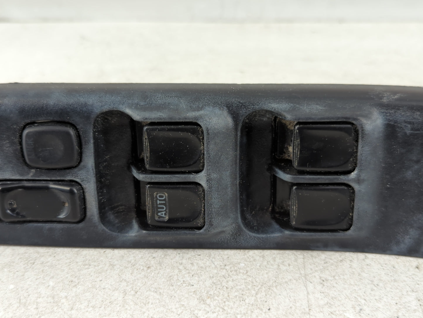 2001-2004 Isuzu Rodeo Master Power Window Switch Replacement Driver Side Left P/N:4000R-DR-LH0 897237-1711 Fits OEM Used Auto Parts