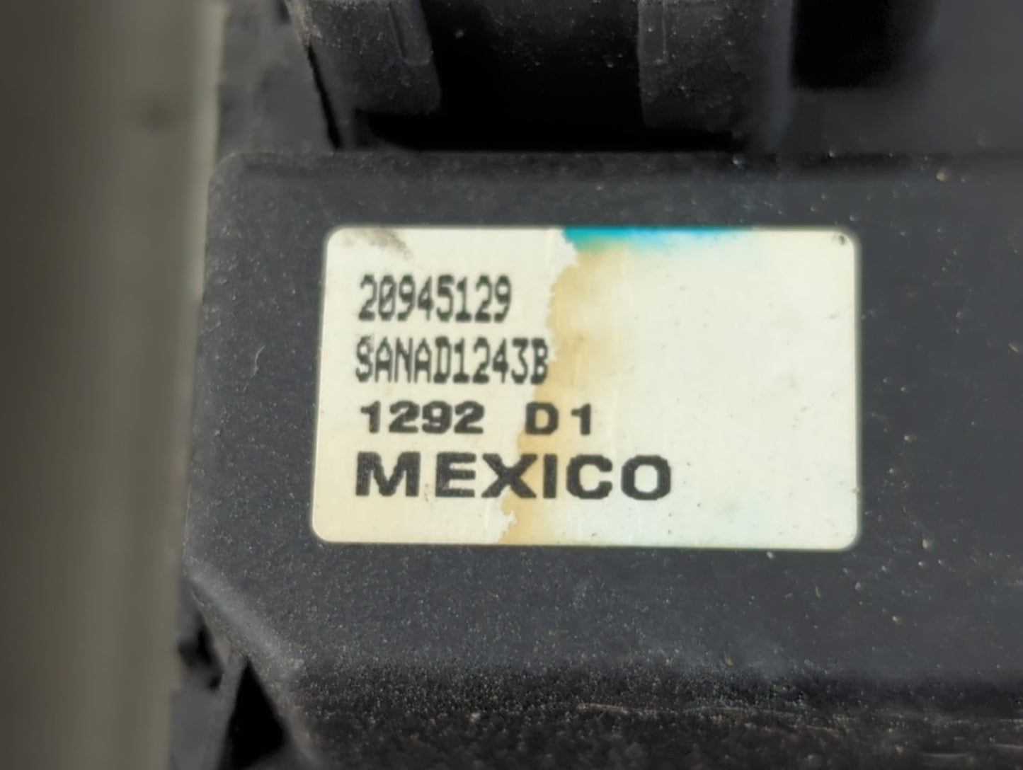 2003-2007 Chevrolet Silverado 1500 Master Power Window Switch Replacement Driver Side Left P/N:20945129 Fits OEM Used Auto Parts