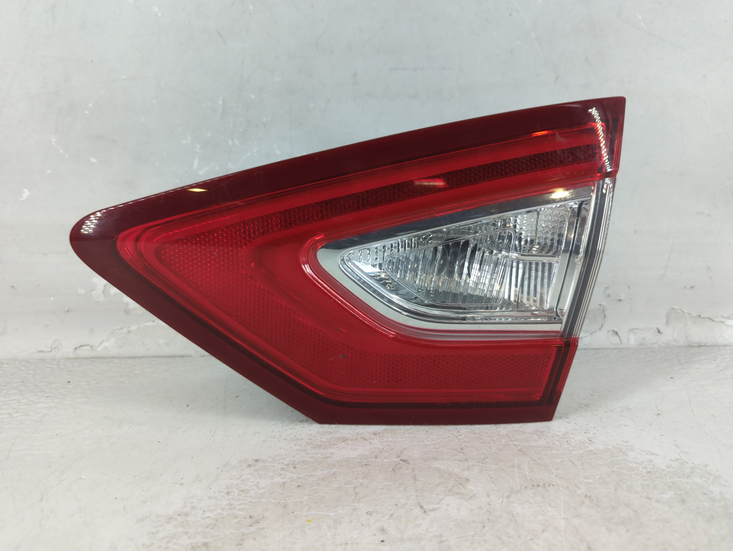 2013-2016 Ford Fusion Tail Light Assembly Passenger Right OEM P/N:DS73-13A602-BE Fits Fits 2013 2014 2015 2016 OEM Used Auto Parts - Oemusedautoparts1.com