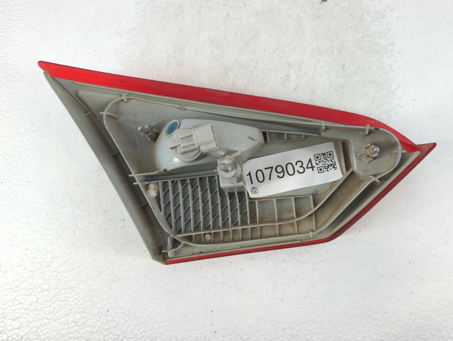 2012-2014 Ford Focus Tail Light Assembly Passenger Right OEM P/N:CP93-13A602-A BM51-13A602-C Fits Fits 2012 2013 2014 OEM Used Auto Parts - Oemusedautoparts1.com