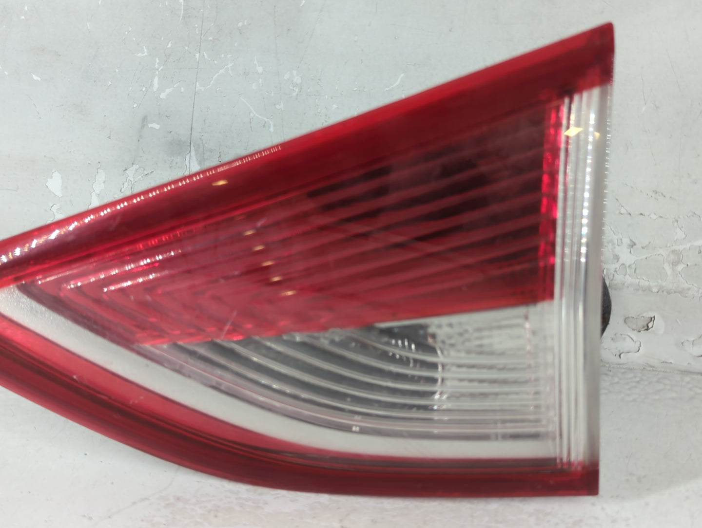 2013-2016 Ford Escape Tail Light Assembly Passenger Right OEM P/N:CJ54-13A602-A Fits Fits 2013 2014 2015 2016 OEM Used Auto Parts - Oemusedautoparts1.com