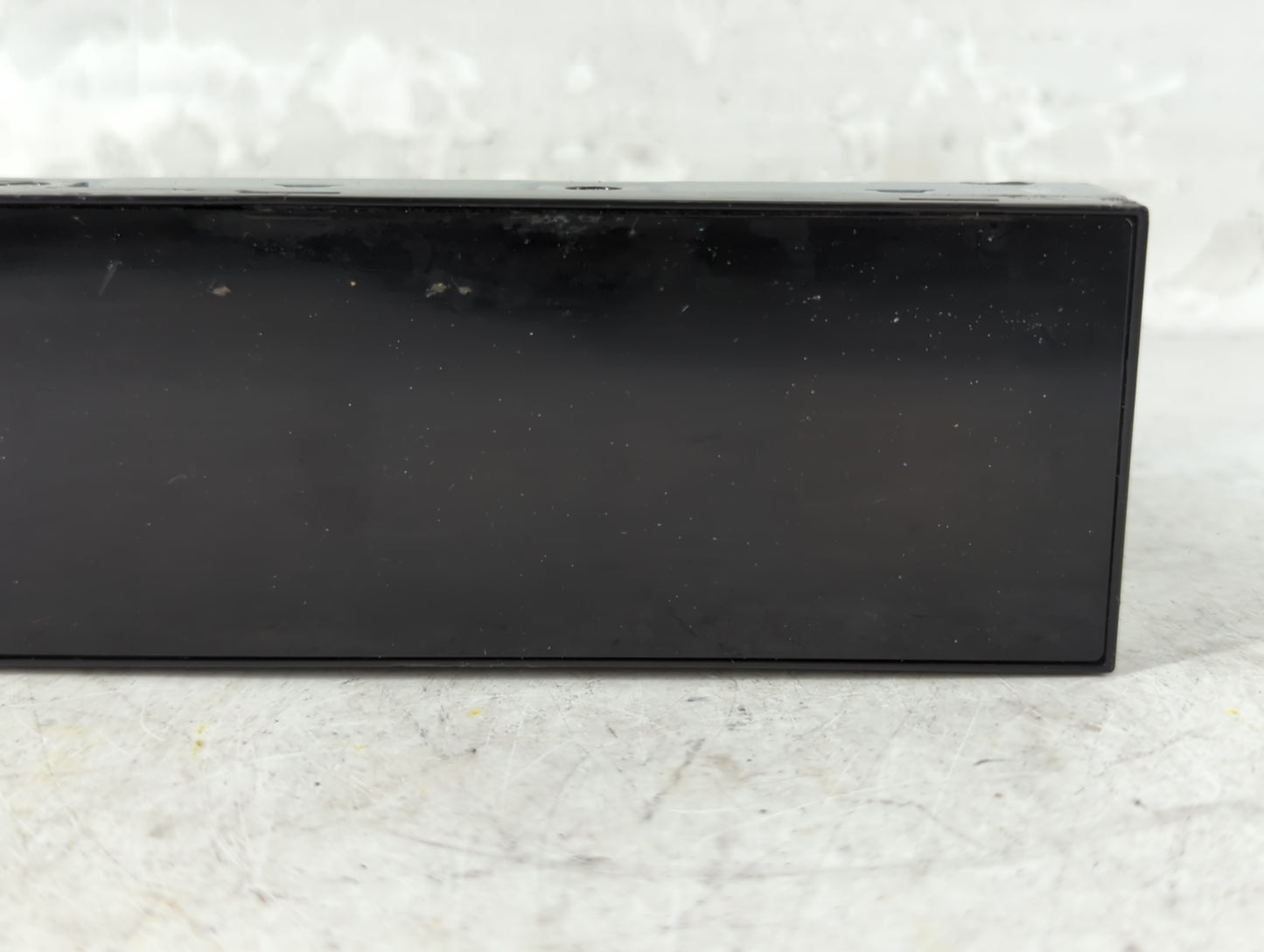2011-2012 Ford Flex Radio AM FM Cd Player Receiver Replacement P/N:BA8T-19C116-AA Fits Fits 2011 2012 OEM Used Auto Parts - Oemusedautoparts1.com