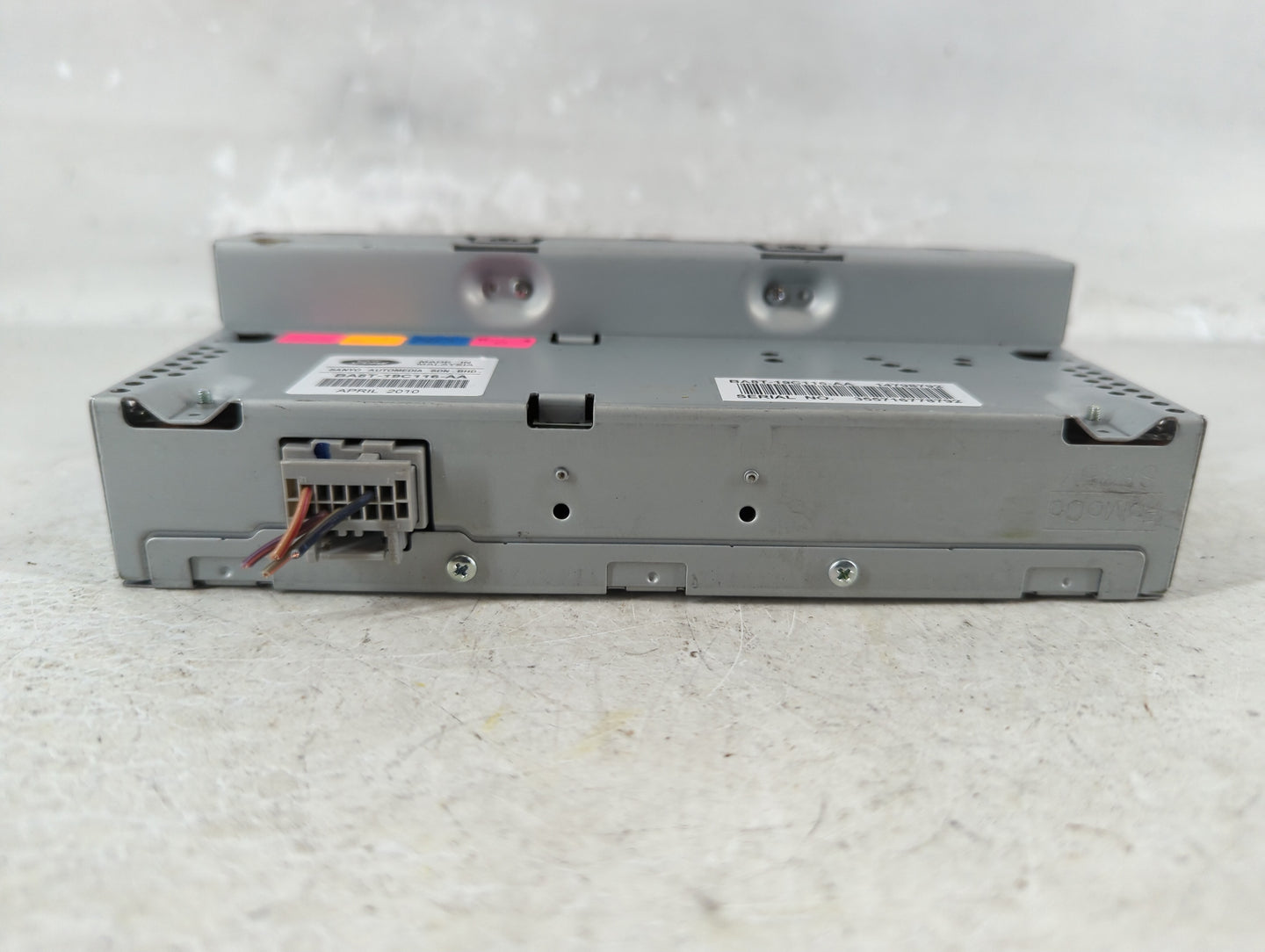 2011-2012 Ford Flex Radio AM FM Cd Player Receiver Replacement P/N:BA8T-19C116-AA Fits Fits 2011 2012 OEM Used Auto Parts - Oemusedautoparts1.com