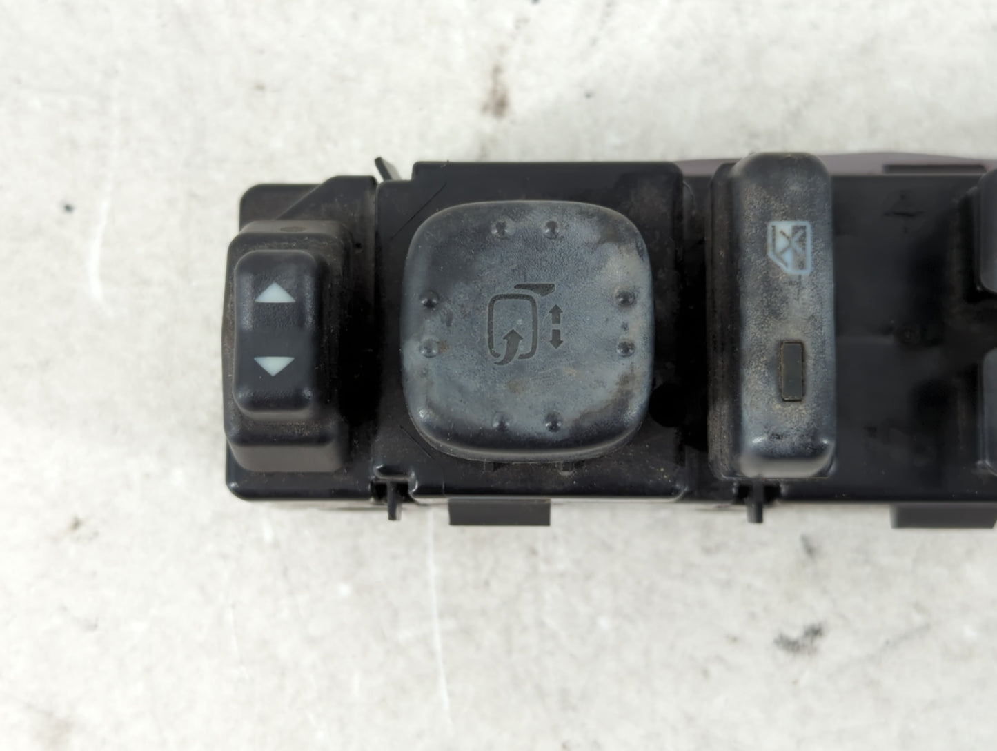 2003-2006 Chevrolet Tahoe Master Power Window Switch Replacement Driver Side Left P/N:15112971 Fits Fits 2003 2004 2005 2006 OEM Used Auto Parts