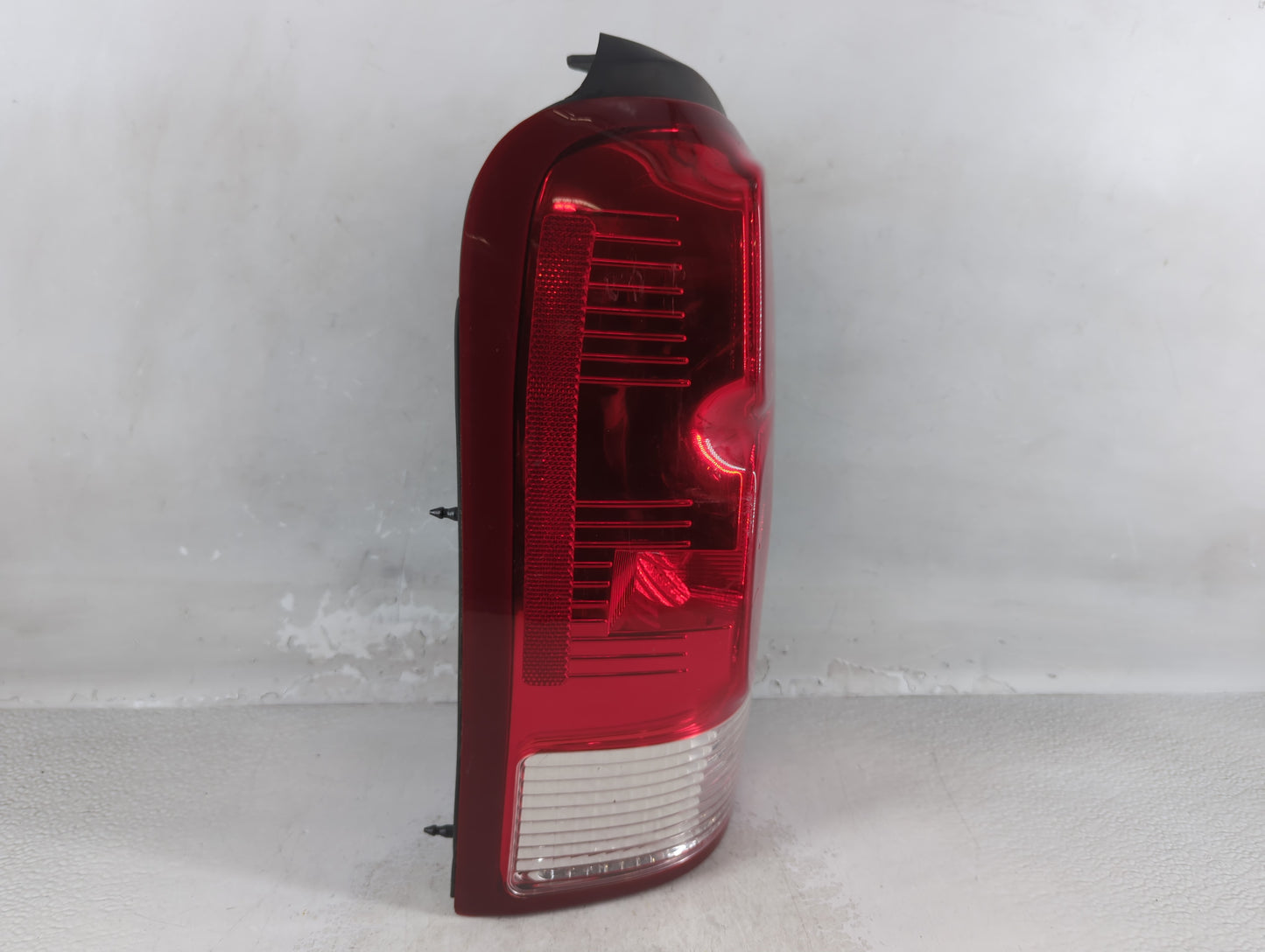 2005-2009 Chevrolet Uplander Tail Light Assembly Driver Left OEM Fits Fits 2005 2006 2007 2008 2009 OEM Used Auto Parts - Oemusedautoparts1.com