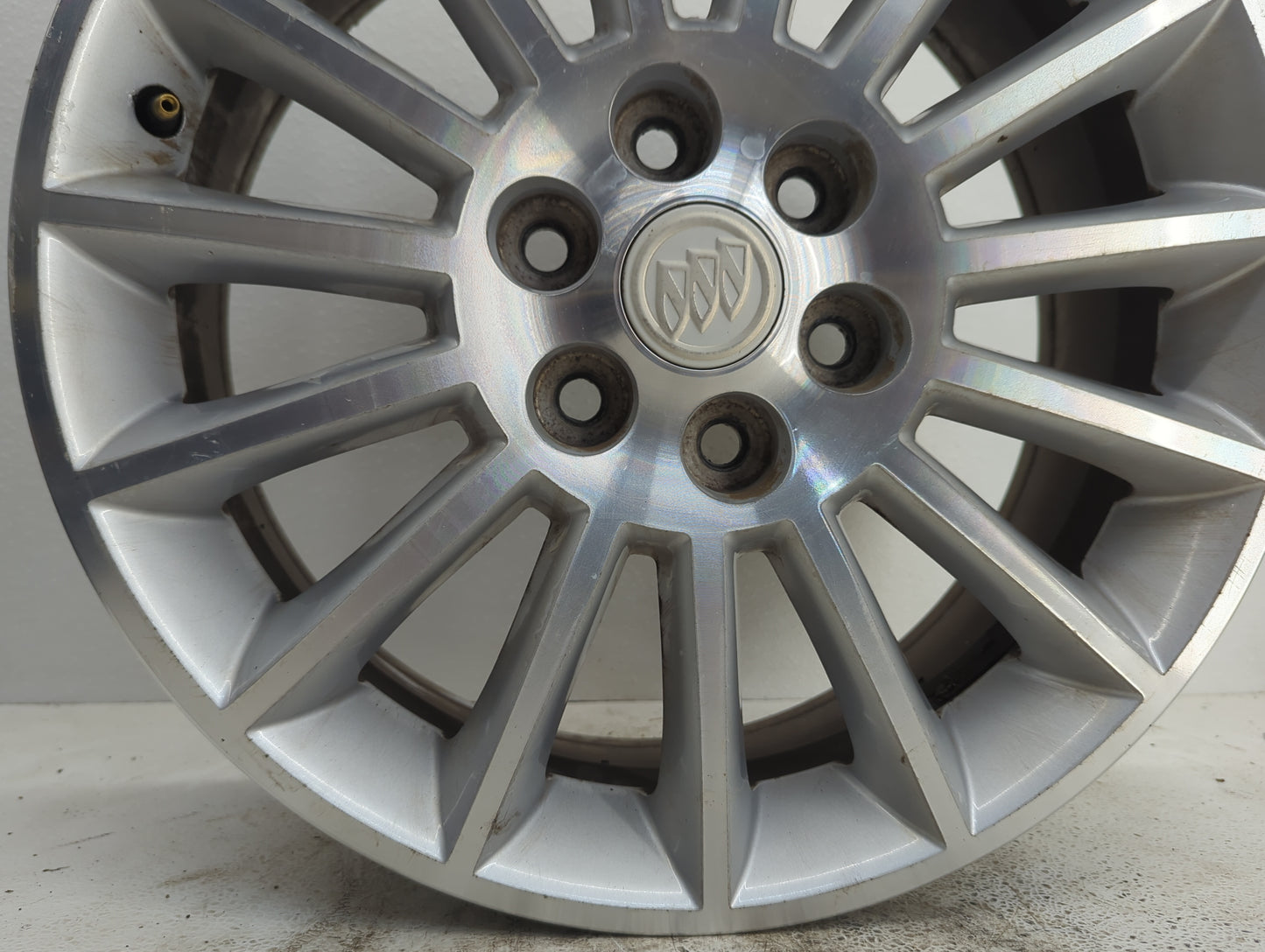2008-2012 Buick Enclave Oem Wheel Rim - Oemusedautoparts1.com