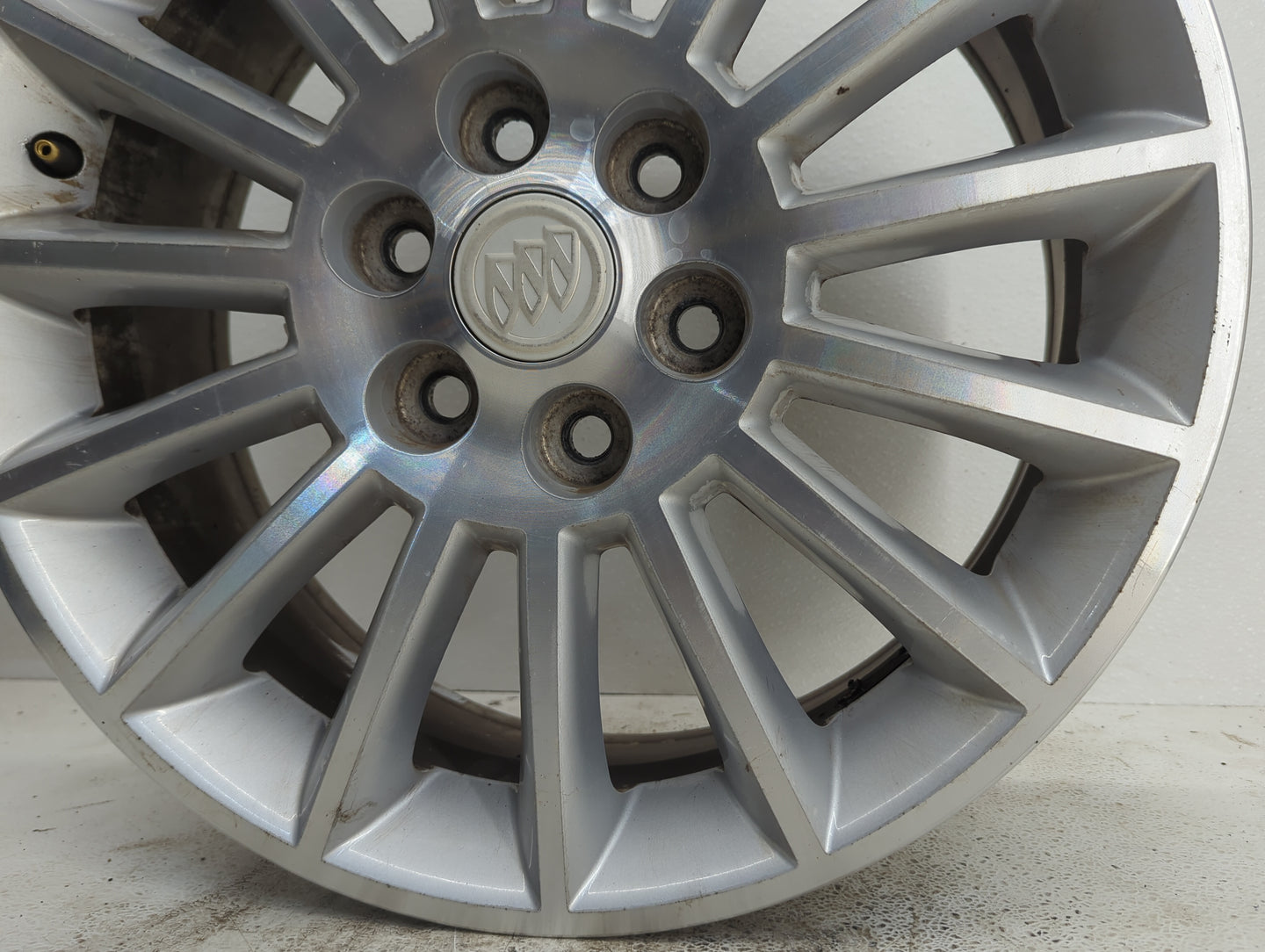 2008-2012 Buick Enclave Oem Wheel Rim - Oemusedautoparts1.com
