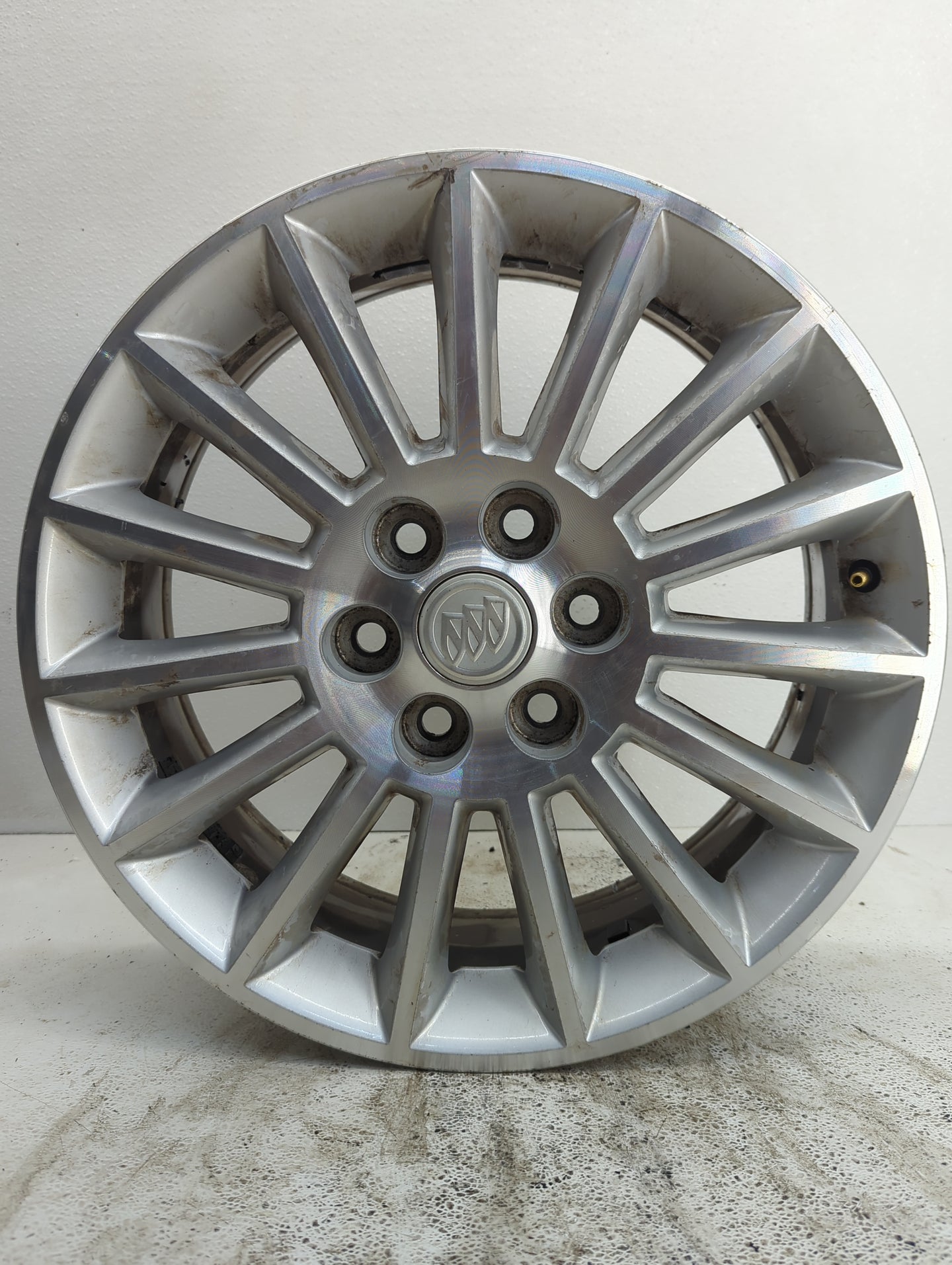 2008-2012 Buick Enclave Oem Wheel Rim - Oemusedautoparts1.com
