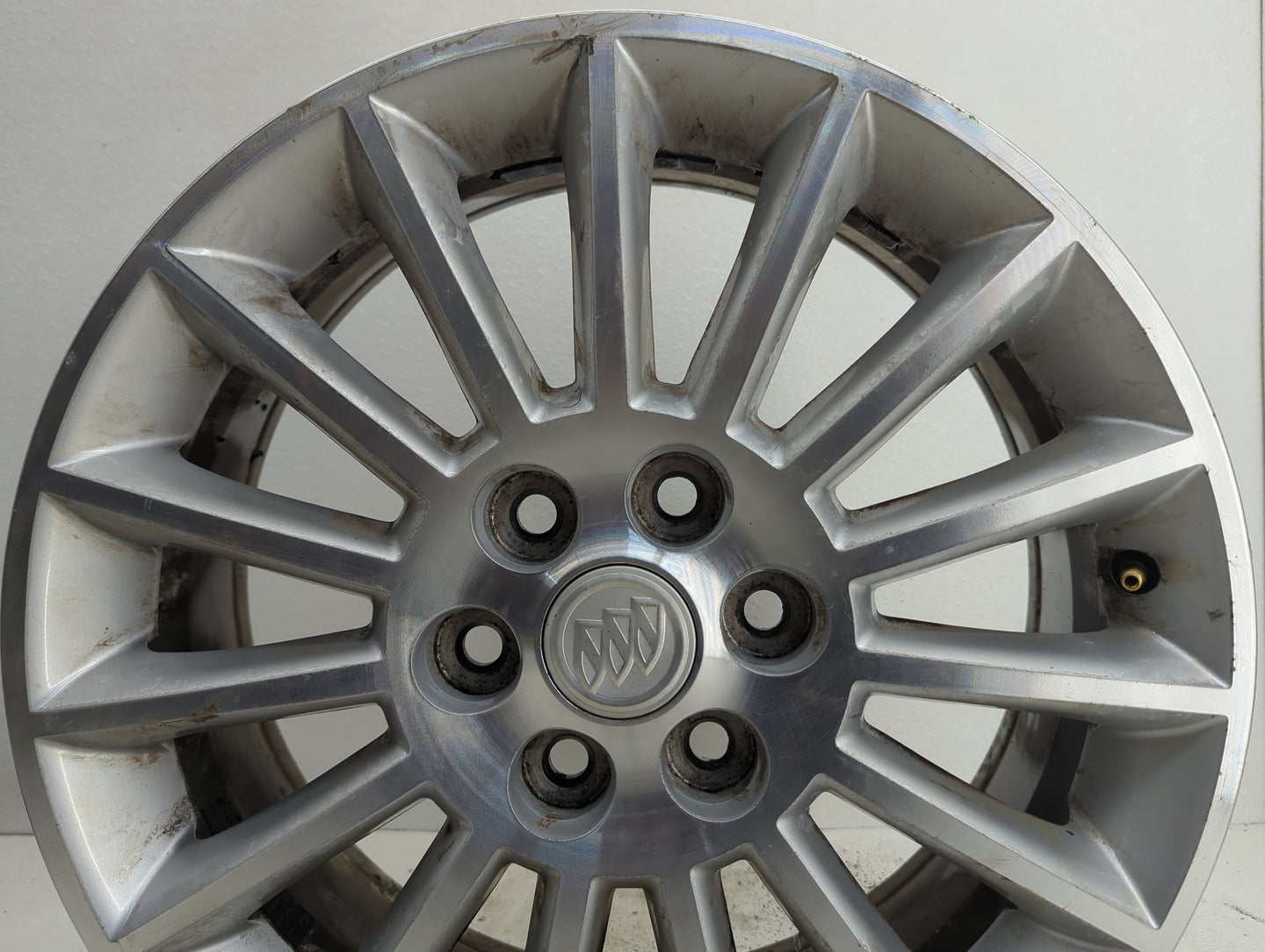 2008-2012 Buick Enclave Oem Wheel Rim - Oemusedautoparts1.com