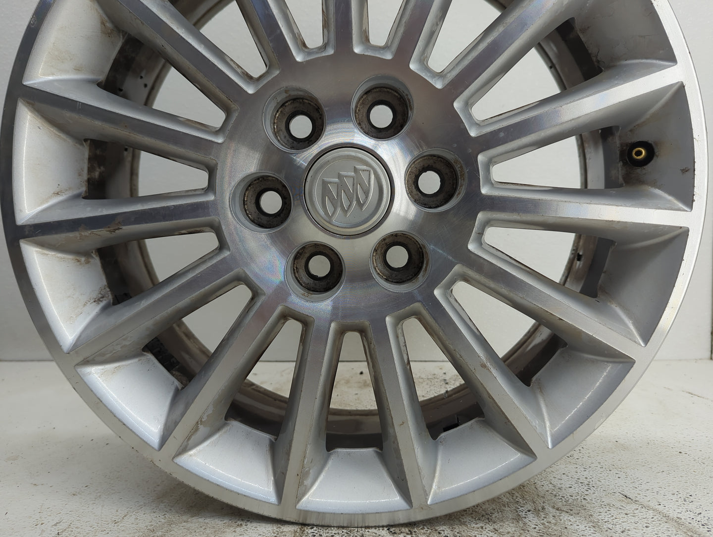 2008-2012 Buick Enclave Oem Wheel Rim - Oemusedautoparts1.com