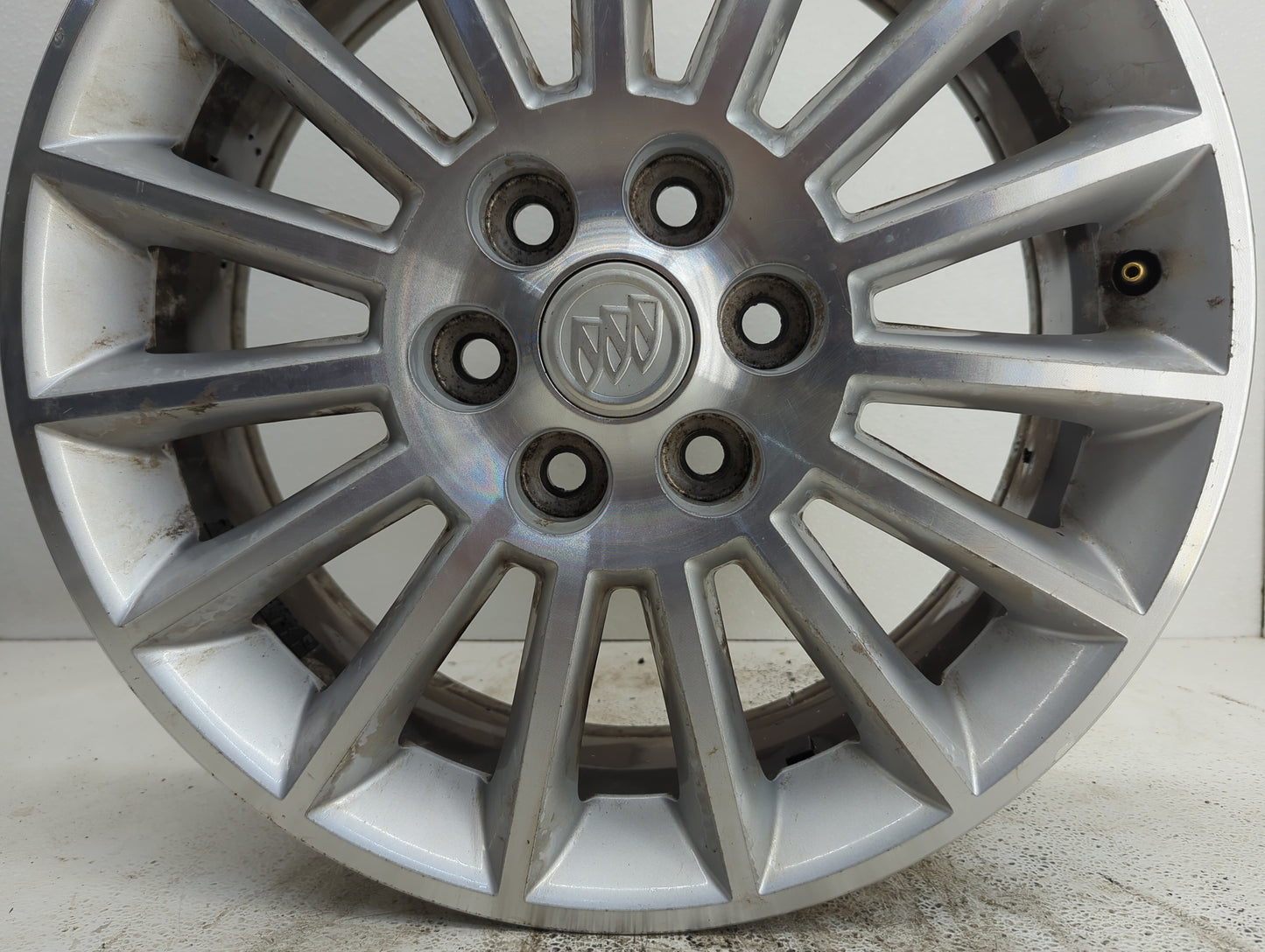 2008-2012 Buick Enclave Oem Wheel Rim - Oemusedautoparts1.com