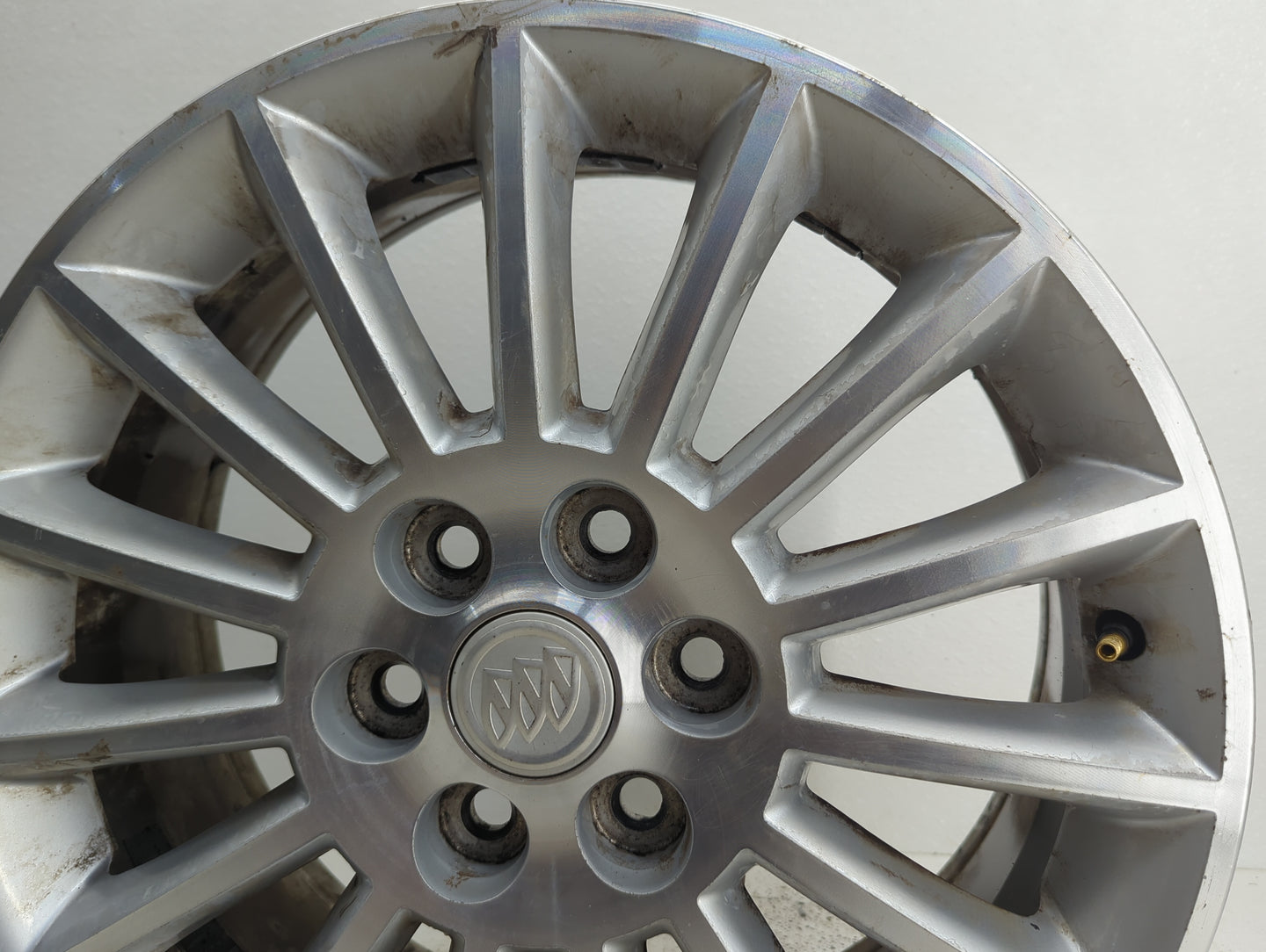 2008-2012 Buick Enclave Oem Wheel Rim - Oemusedautoparts1.com