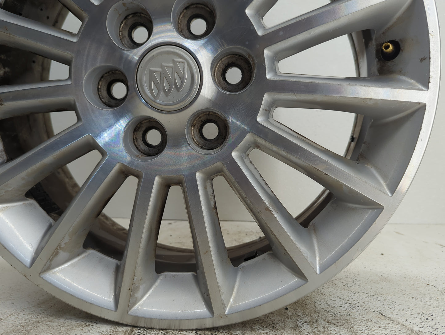 2008-2012 Buick Enclave Oem Wheel Rim - Oemusedautoparts1.com