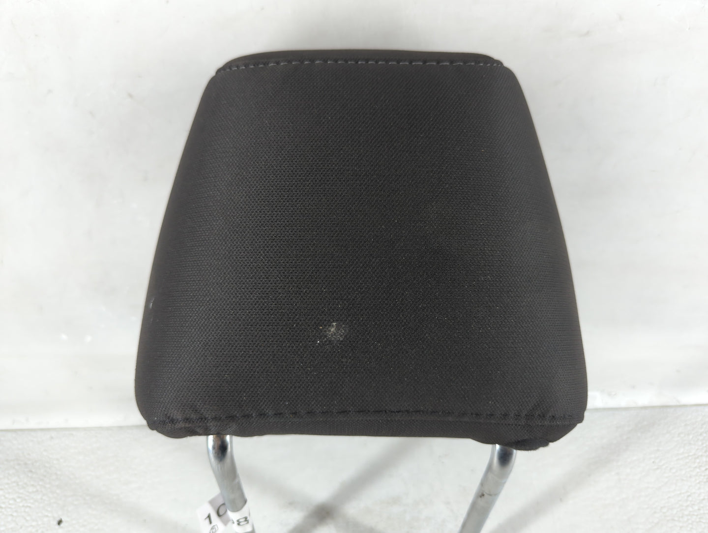 2013-2016 Ford Taurus Headrest Head Rest Rear Seat Fits Fits 2013 2014 2015 2016 OEM Used Auto Parts - Oemusedautoparts1.com