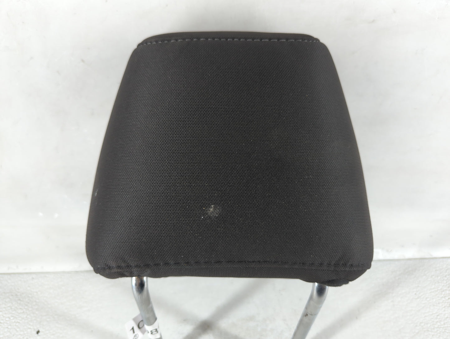 2013-2016 Ford Taurus Headrest Head Rest Rear Seat Fits Fits 2013 2014 2015 2016 OEM Used Auto Parts - Oemusedautoparts1.com