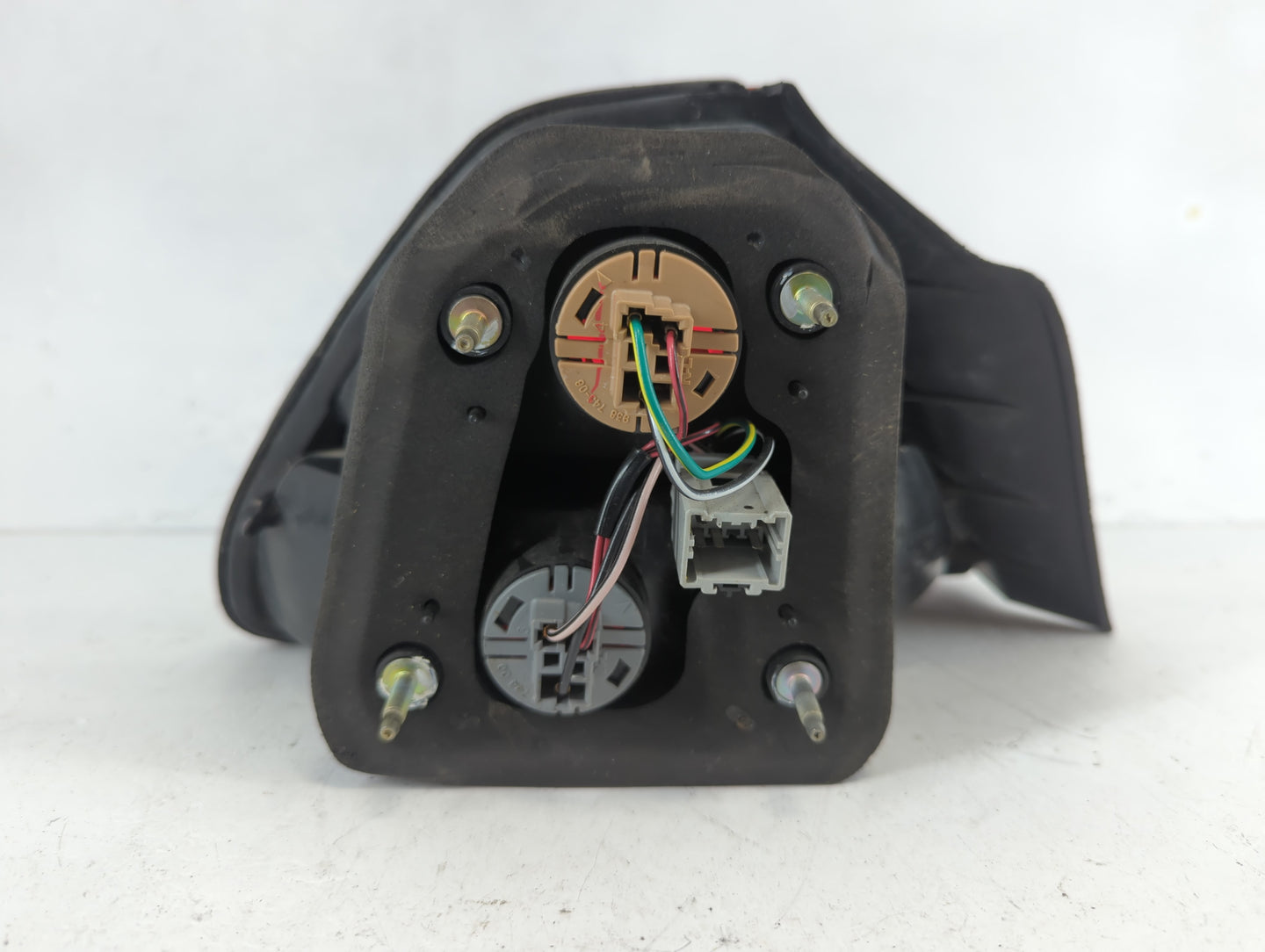1998-2000 Honda Accord Tail Light Assembly Driver Left OEM P/N:2VA 938 864 Fits Fits 1998 1999 2000 OEM Used Auto Parts - Oemusedautoparts1.com