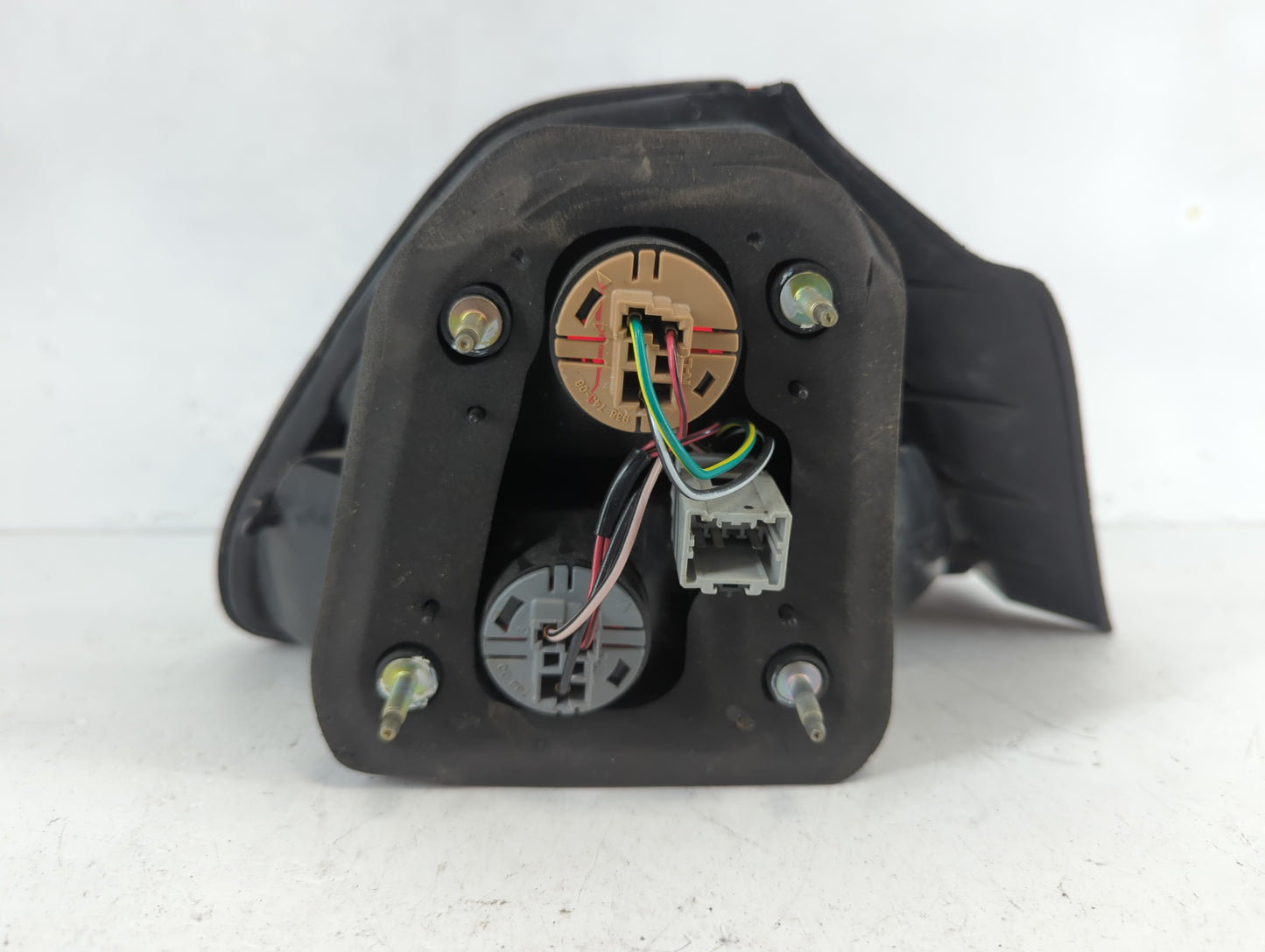 1998-2000 Honda Accord Tail Light Assembly Driver Left OEM P/N:2VA 938 864 Fits Fits 1998 1999 2000 OEM Used Auto Parts - Oemusedautoparts1.com