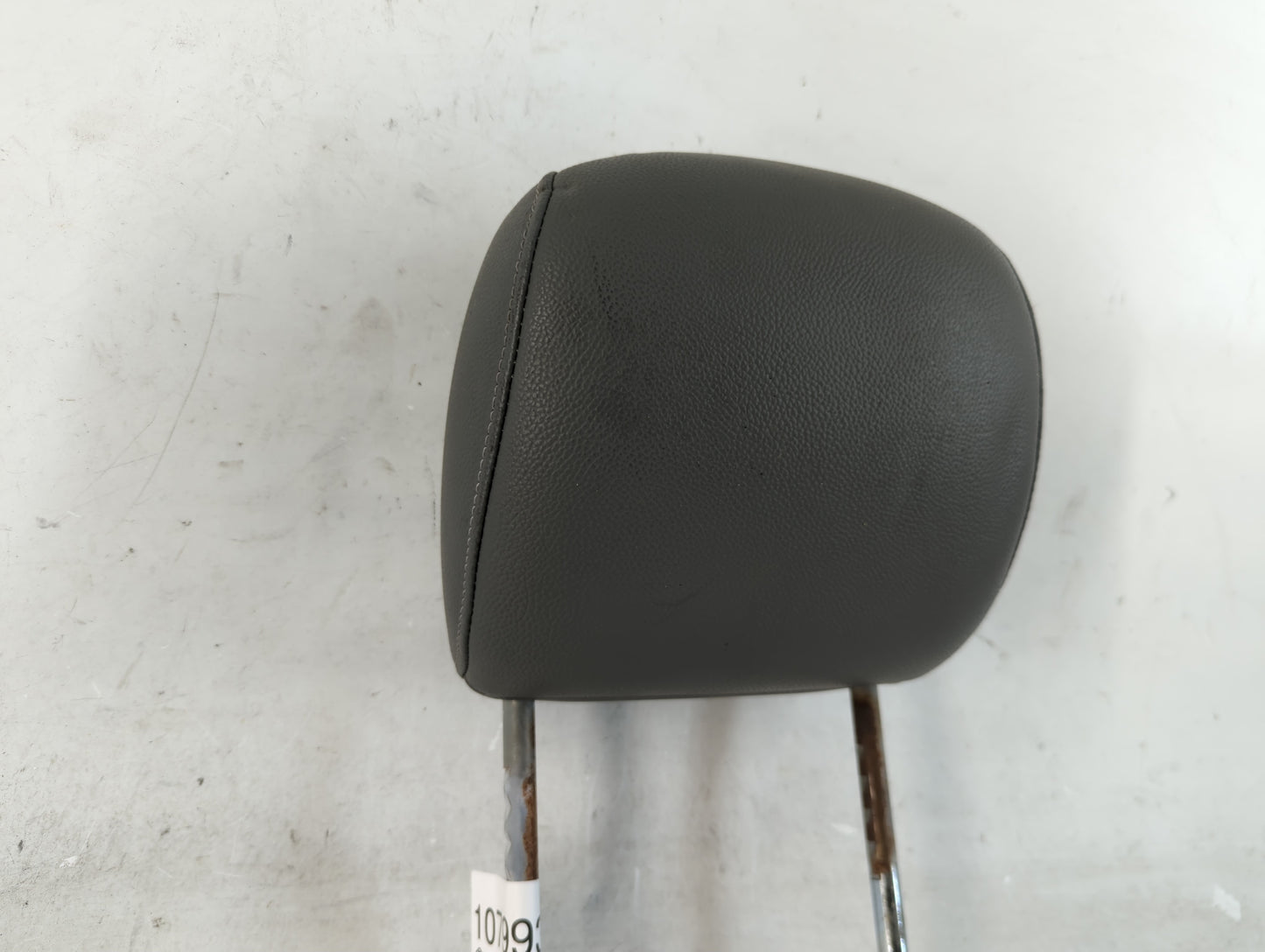 2008-2010 Chrysler Town & Country Headrest Head Rest Front Driver Passenger Seat Fits Fits 2008 2009 2010 OEM Used Auto Parts - Oemusedautoparts1.com
