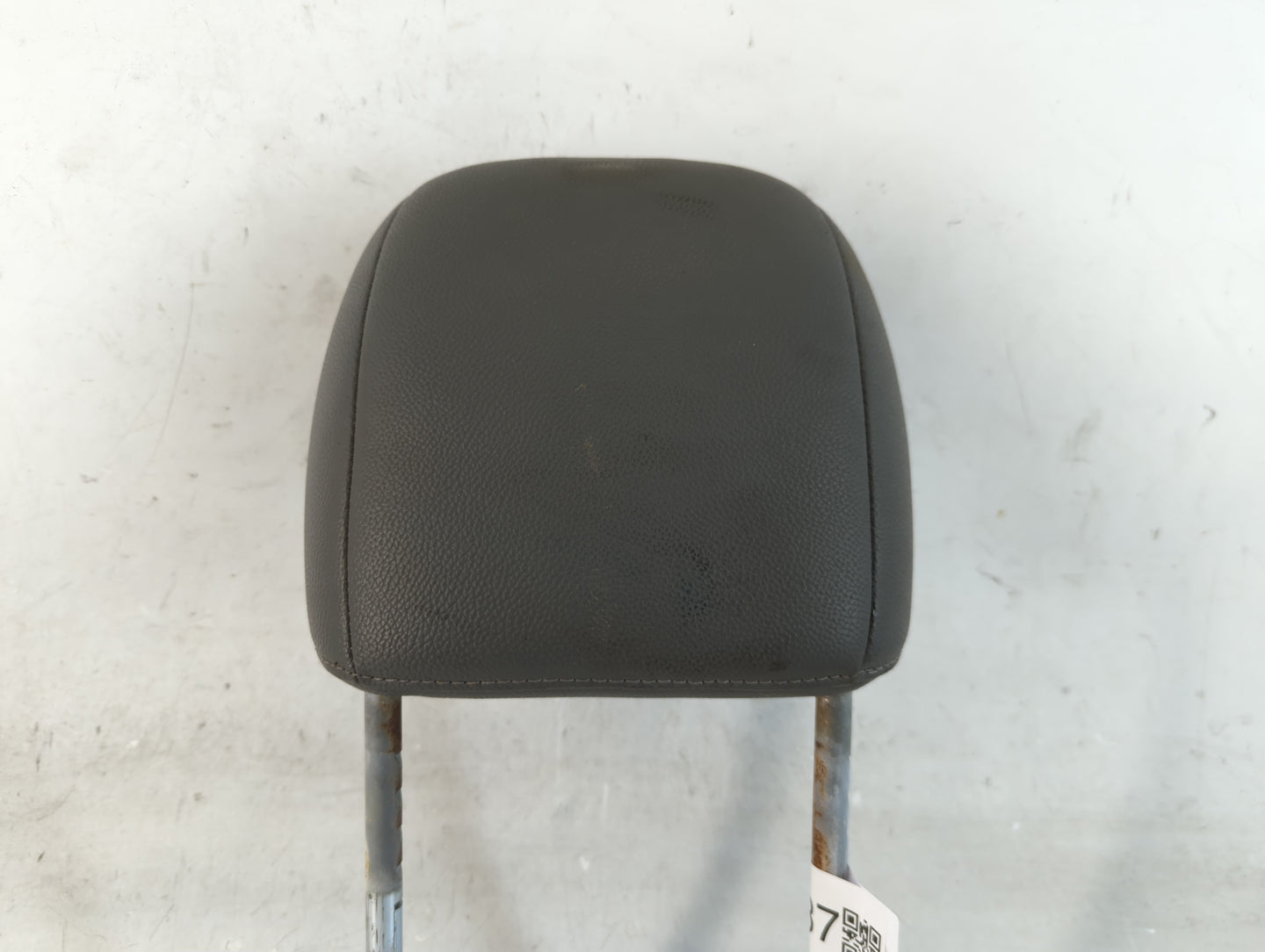 2008-2010 Chrysler Town & Country Headrest Head Rest Front Driver Passenger Seat Fits Fits 2008 2009 2010 OEM Used Auto Parts - Oemusedautoparts1.com