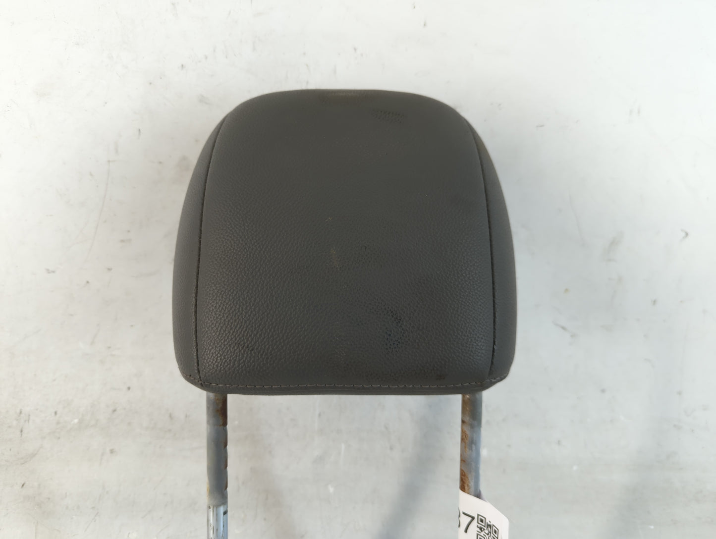 2008-2010 Chrysler Town & Country Headrest Head Rest Front Driver Passenger Seat Fits Fits 2008 2009 2010 OEM Used Auto Parts - Oemusedautoparts1.com
